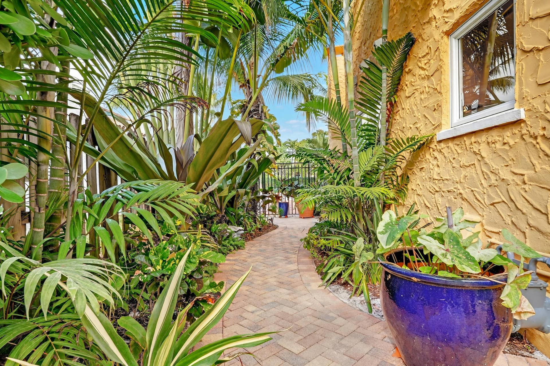 348 Plymouth Road, West Palm Beach, FL 33405 348-PLYMOUTH-RD-33405-039