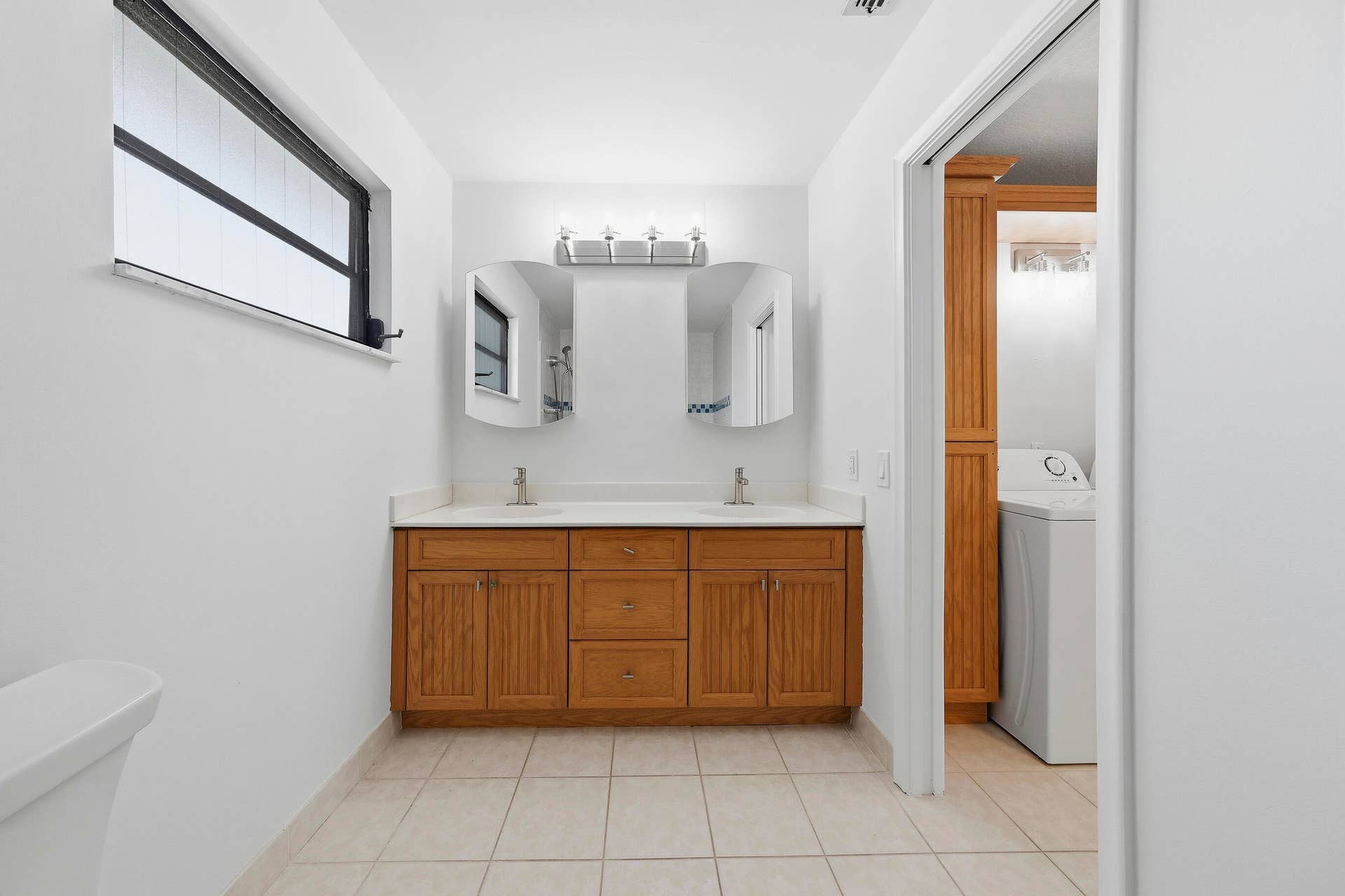 1708 SE 11th Street, Fort Lauderdale, FL 33316 Primary Bath