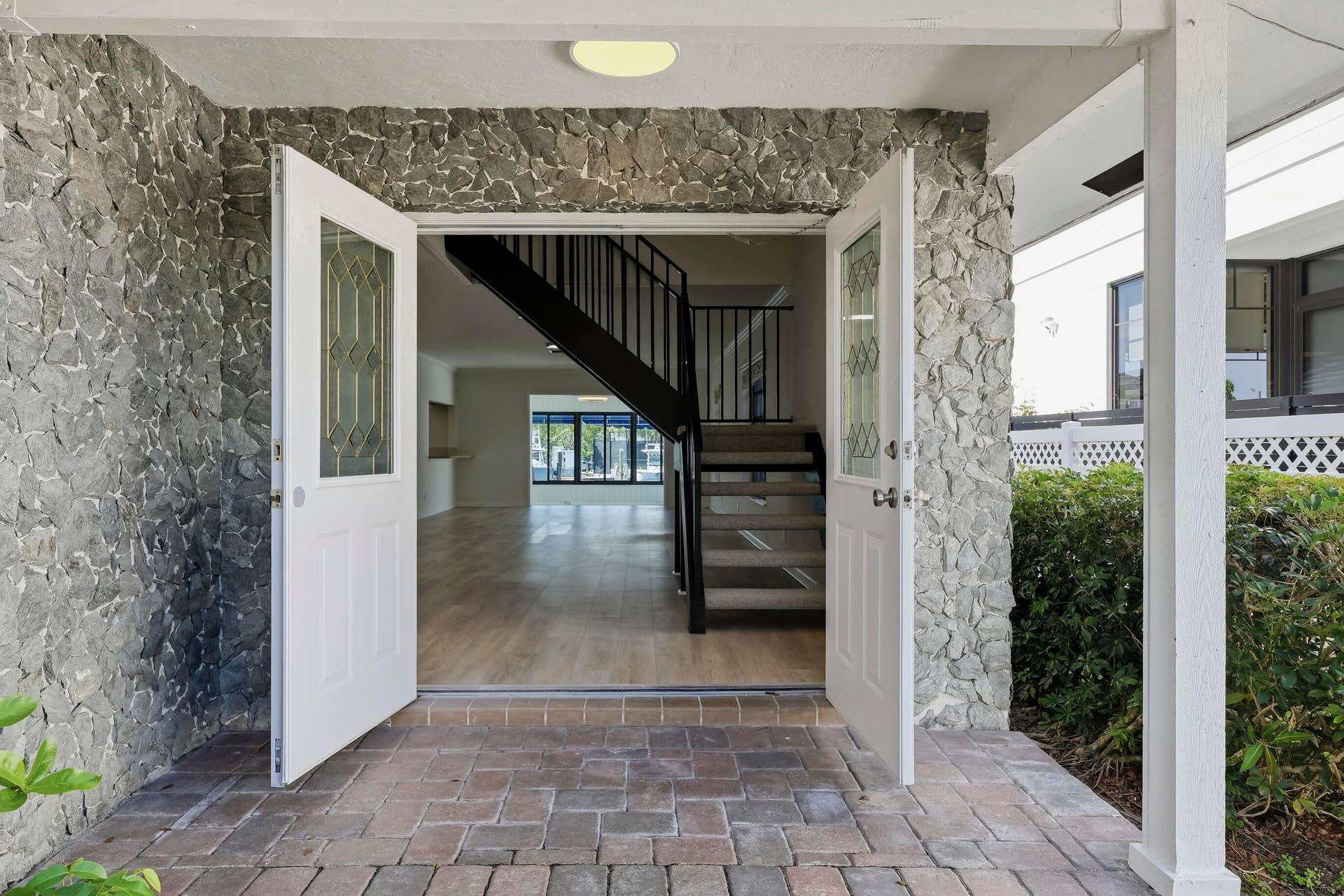 1708 SE 11th Street, Fort Lauderdale, FL 33316 Come on in! Fresh interiors if you'd like to enjoy the home right away!