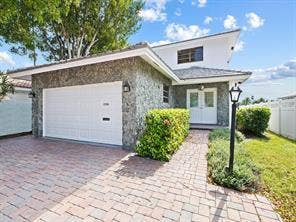 1708 SE 11th Street, Fort Lauderdale, FL 33316 Welcome home!