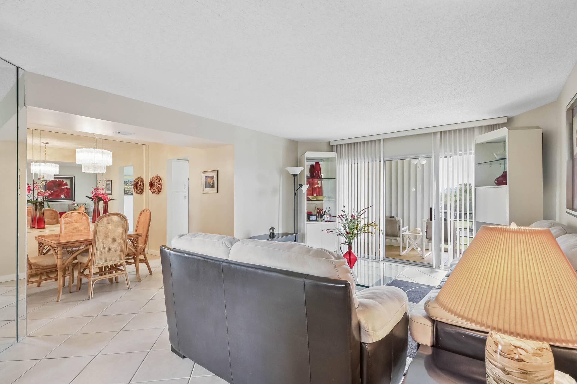 3951 Via Poinciana, #511, Greenacres, FL 33467 LIV/DINING TO BALCONY