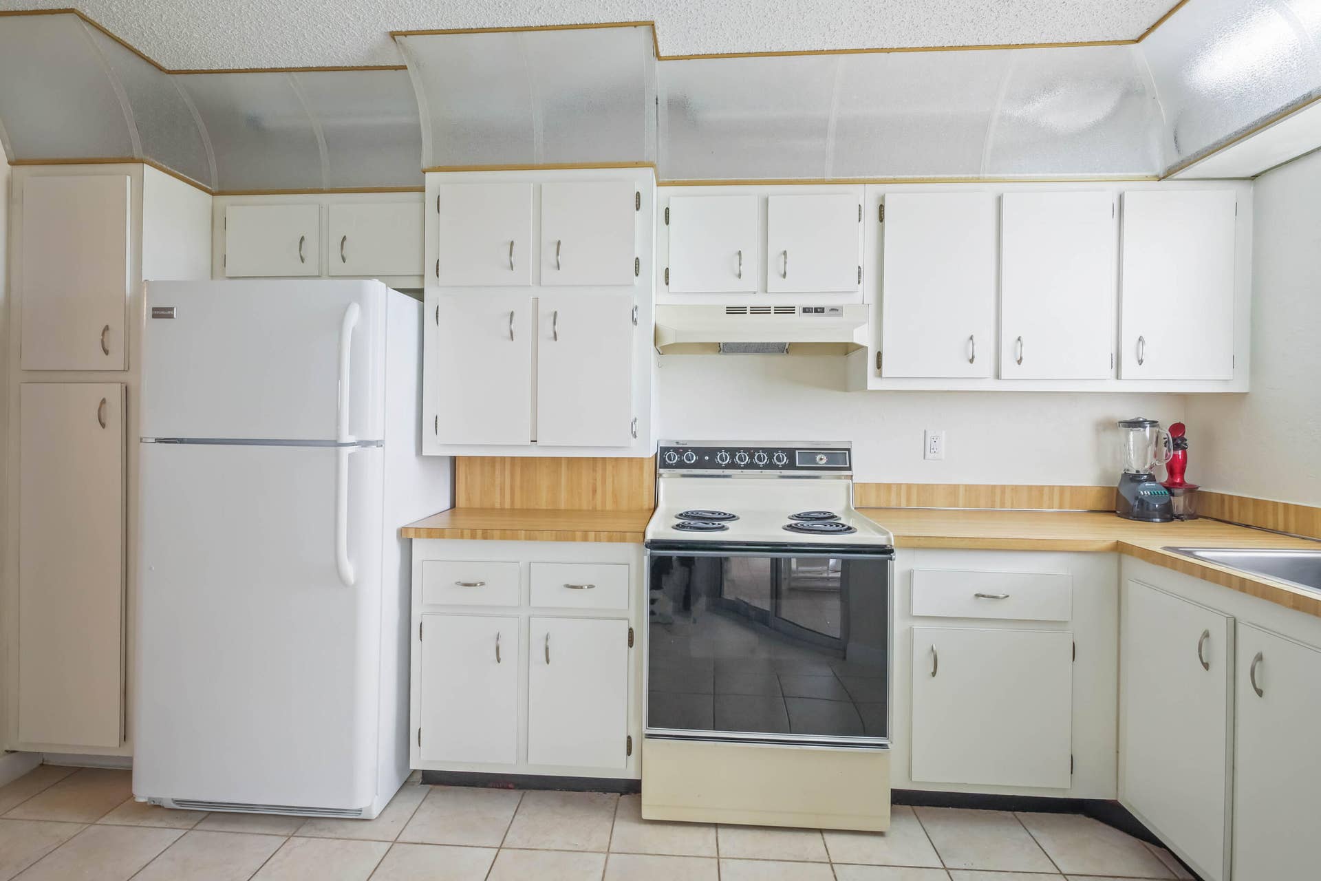 3951 Via Poinciana, #511, Greenacres, FL 33467 KITCHEN