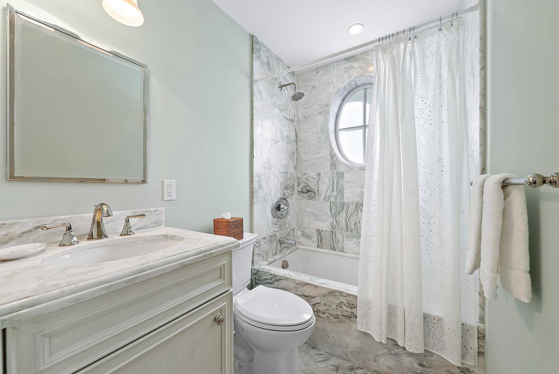 210 Emerald Ln-6