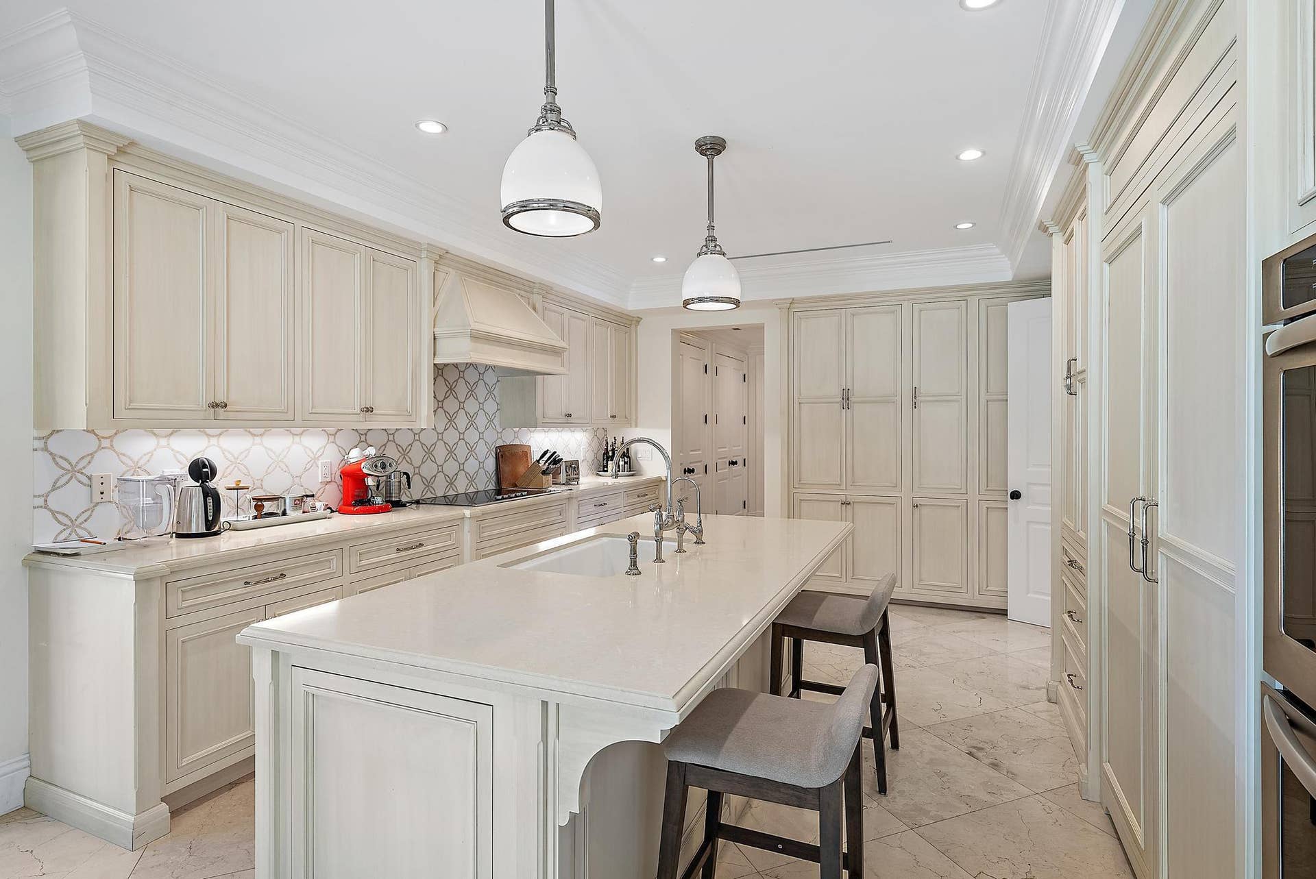 210 Emerald Ln-17