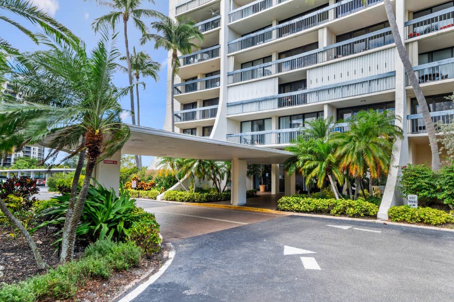 Property photo for 2400 Presidential Way, #1006, West Palm Beach, FL