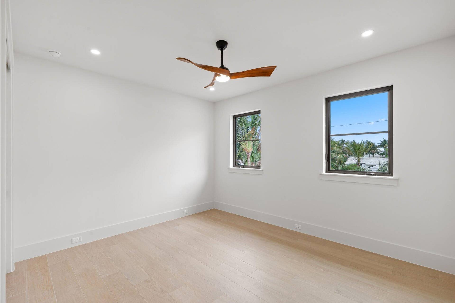 1160 Emerald Lane - 70.jpg-SMALL