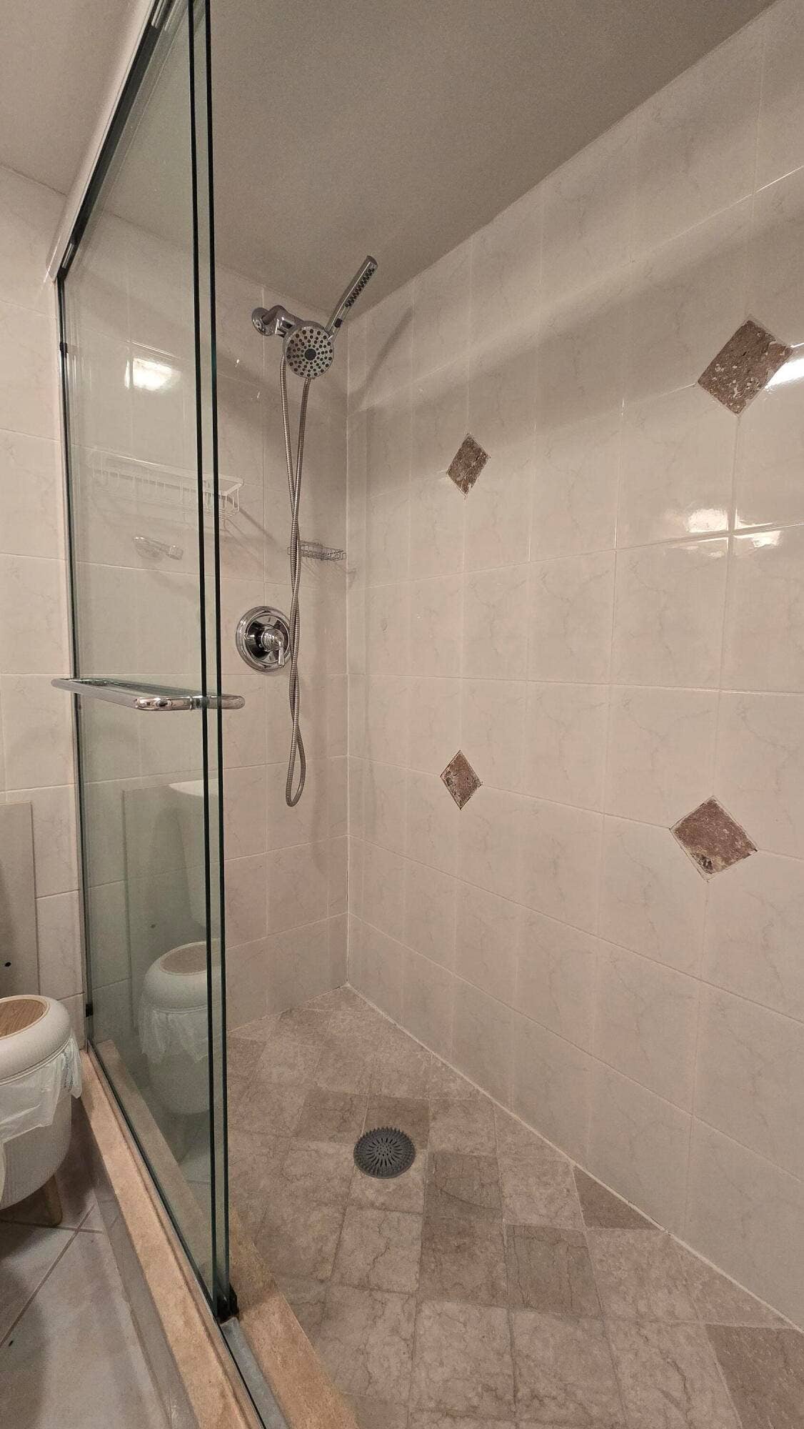 2nd Bath Shower