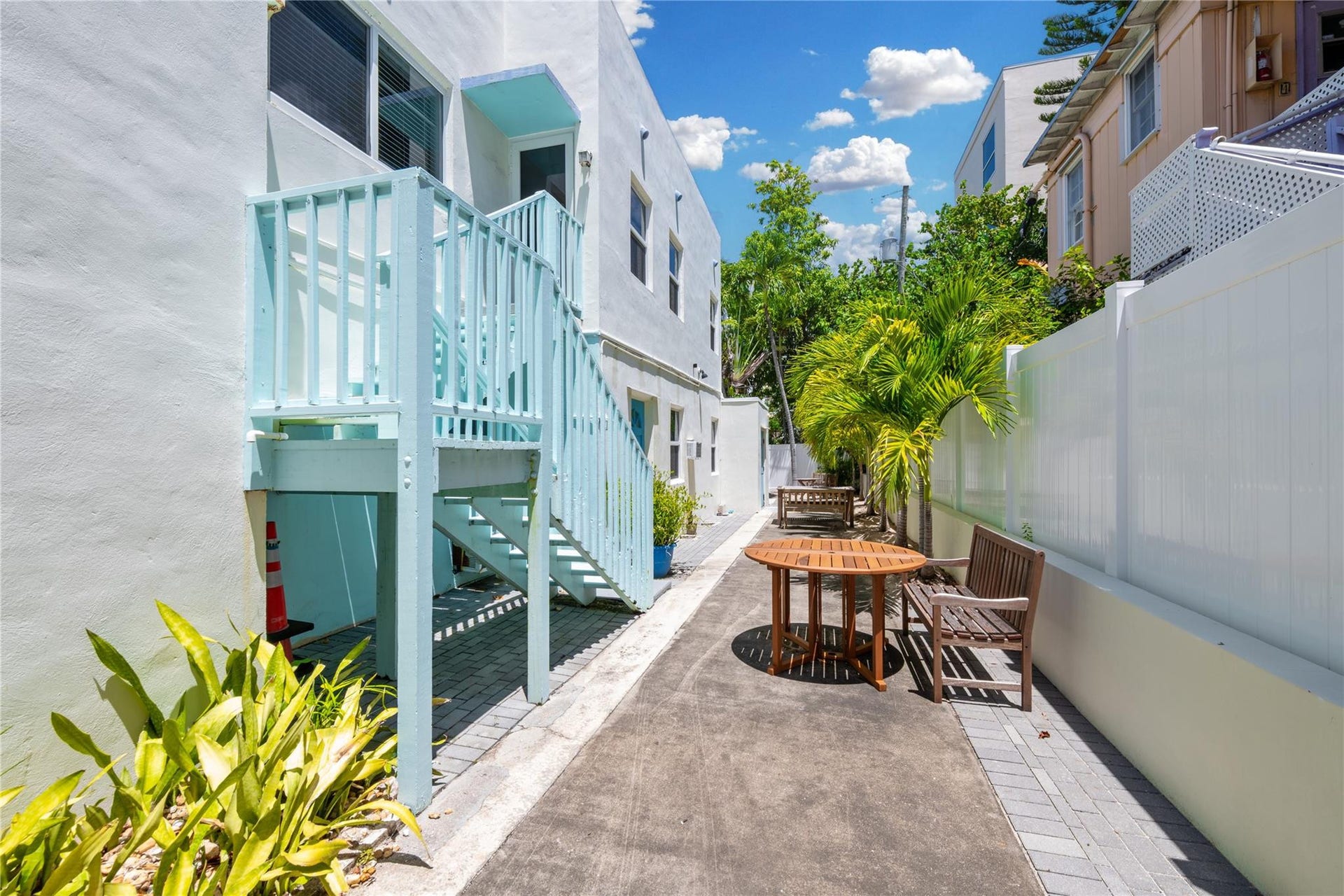 3015 Seville Street, #6, Fort Lauderdale, Fort Lauderdale, FL 33304 Communal garden view