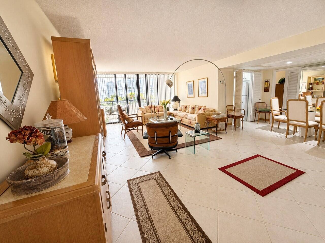 3589 S Ocean Boulevard, #404, South Palm Beach, FL 33480 Entry living