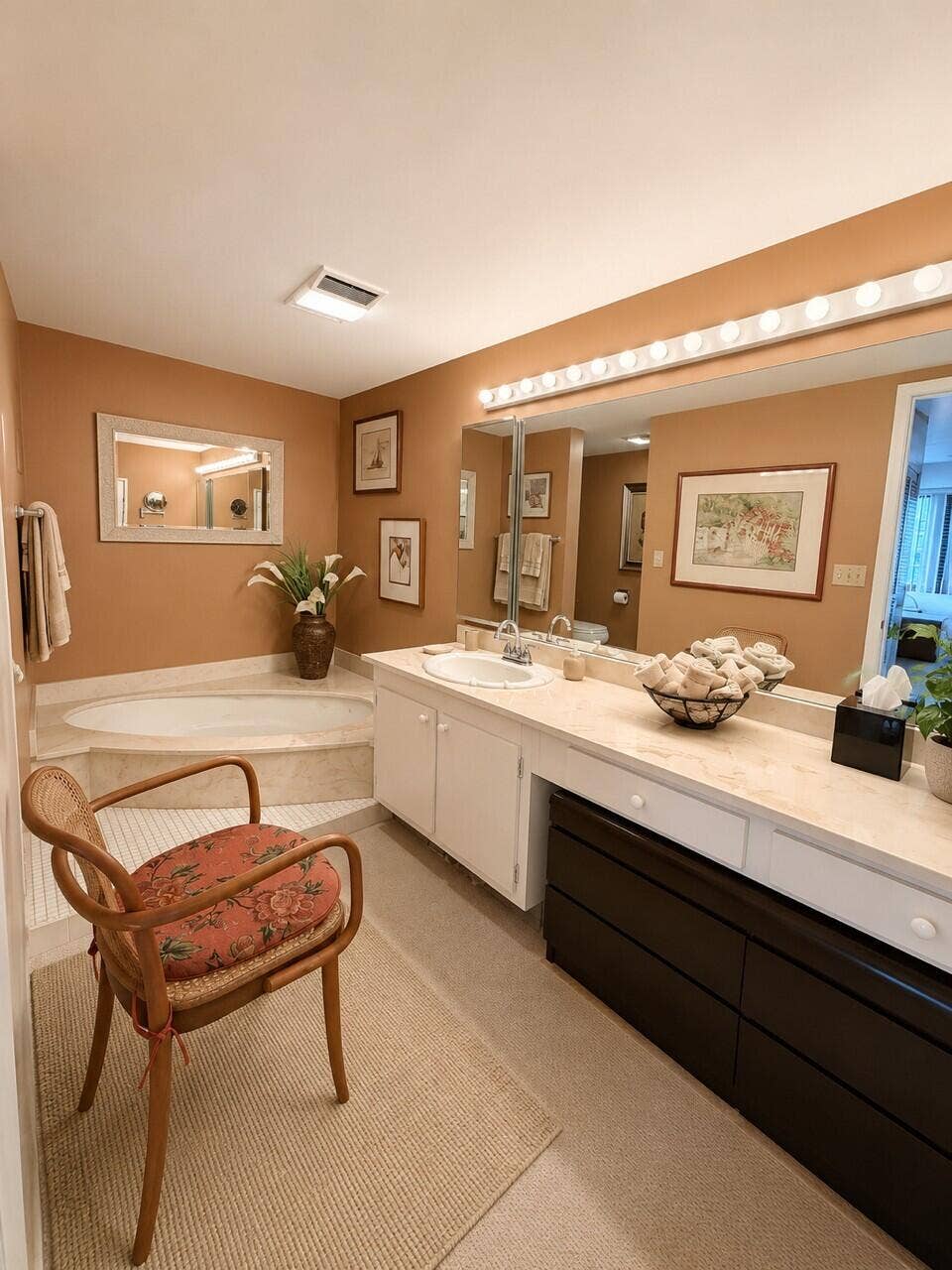 3589 S Ocean Boulevard, #404, South Palm Beach, FL 33480 Master bath