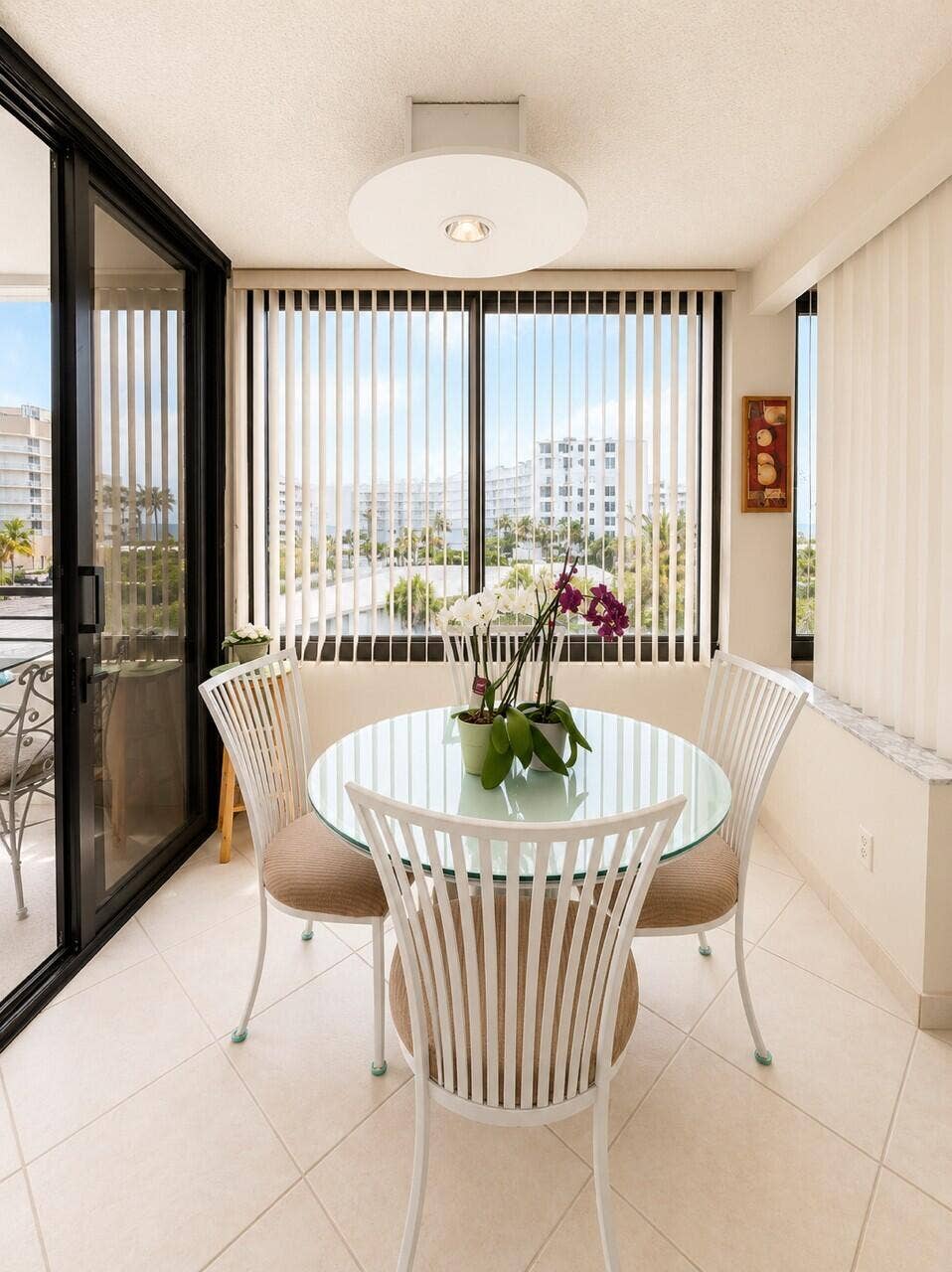 3589 S Ocean Boulevard, #404, South Palm Beach, FL 33480 Dining