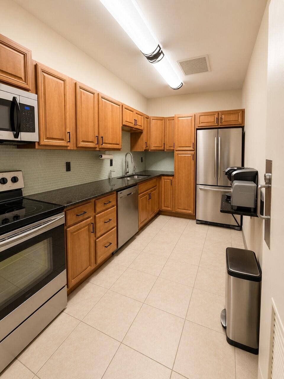 3589 S Ocean Boulevard, #404, South Palm Beach, FL 33480 Community Room Kitchen