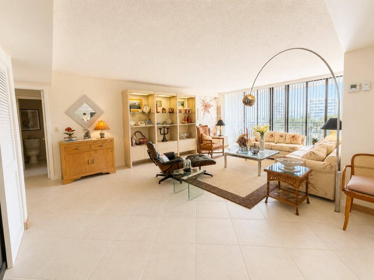 3589 S Ocean Boulevard, #404, South Palm Beach, FL 33480 Living