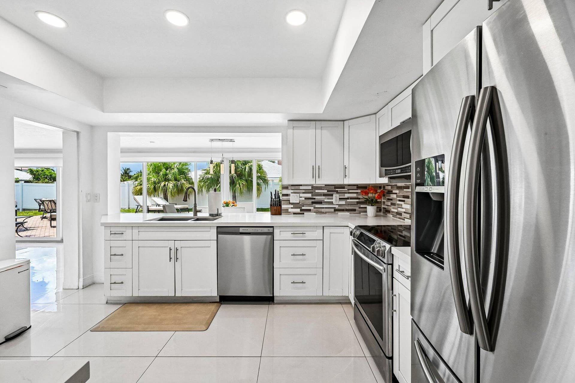 2940 NE 39th Court, Lighthouse Point, FL 33064 10-web-or-mls-NE 39th Ct-S2205-009