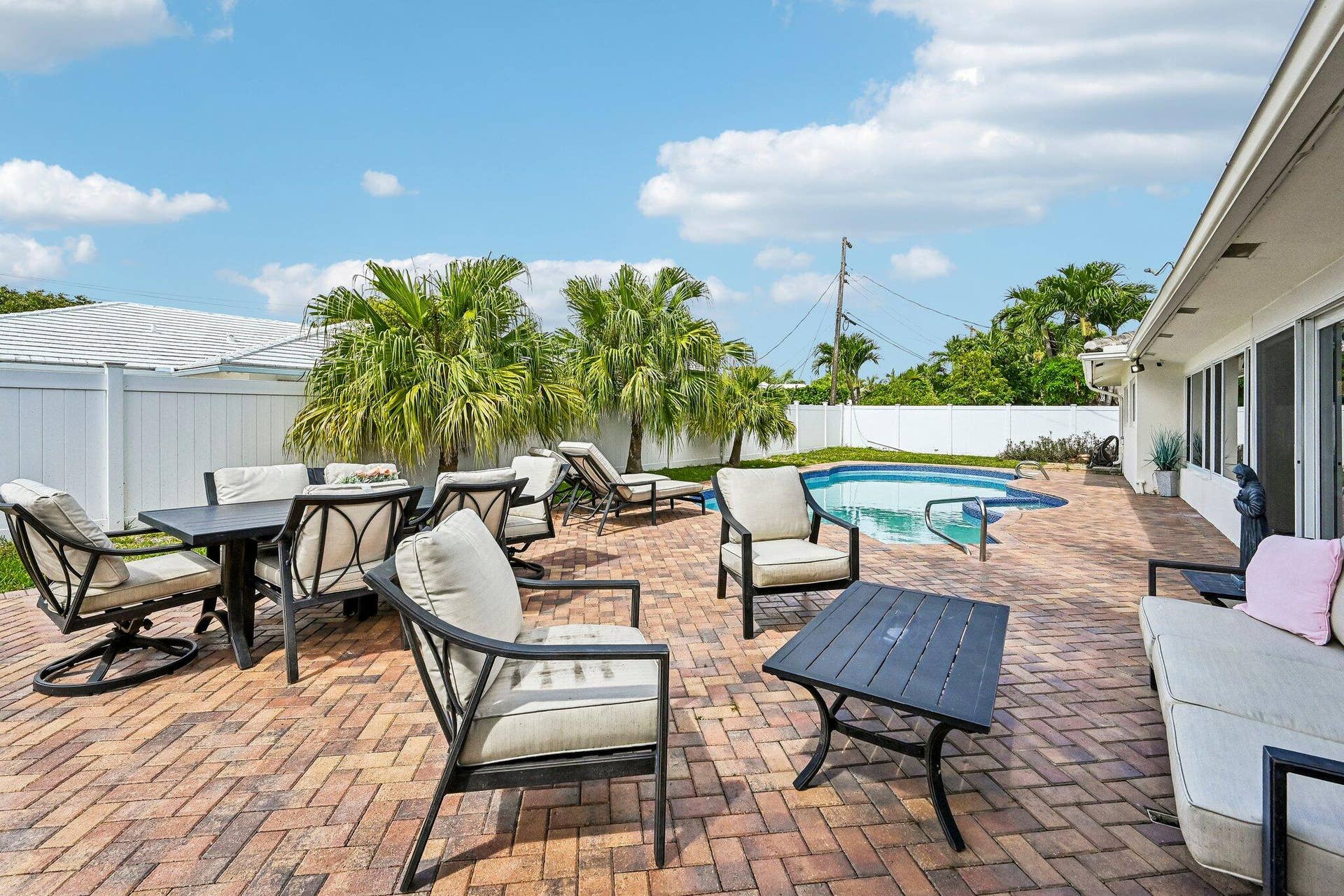 2940 NE 39th Court, Lighthouse Point, FL 33064 32-web-or-mls-NE 39th Ct-S2205-031