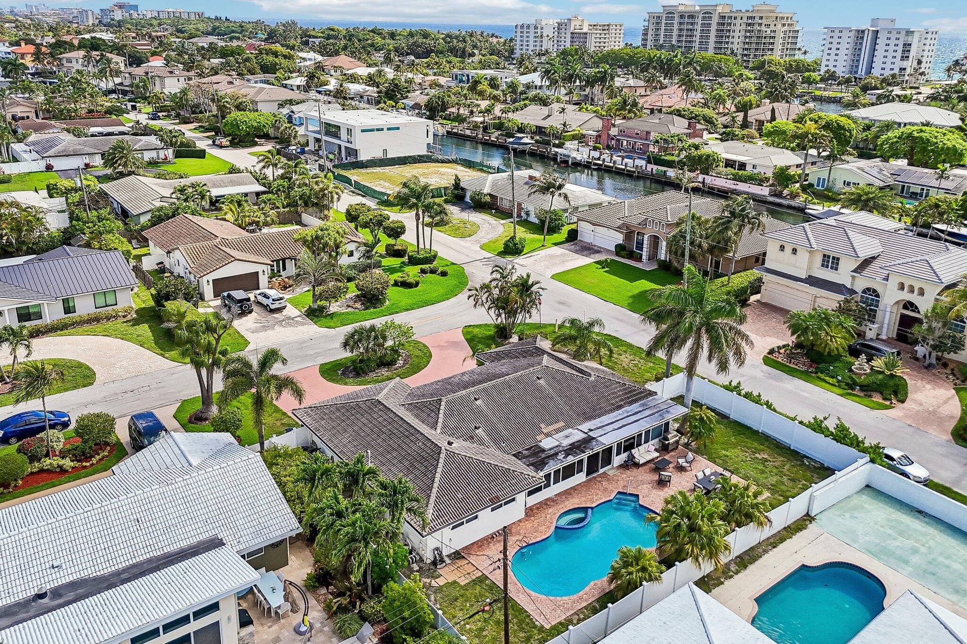 2940 NE 39th Court, Lighthouse Point, FL 33064 39-web-or-mls-NE 39th Ct-S2205-042