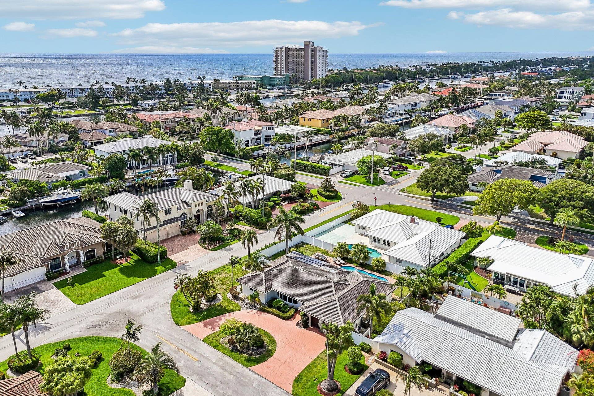 2940 NE 39th Court, Lighthouse Point, FL 33064 38-web-or-mls-NE 39th Ct-S2205-037