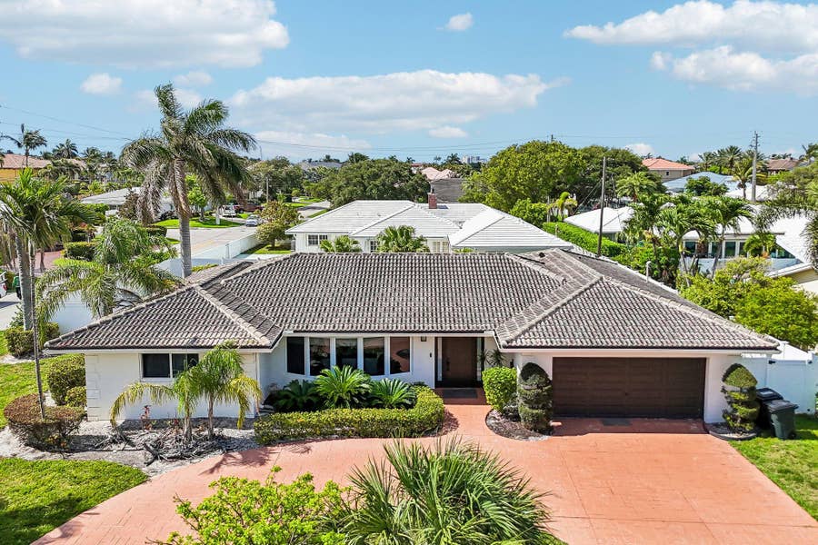 Property photo for 2940 NE 39th Court, Lighthouse Point, FL
