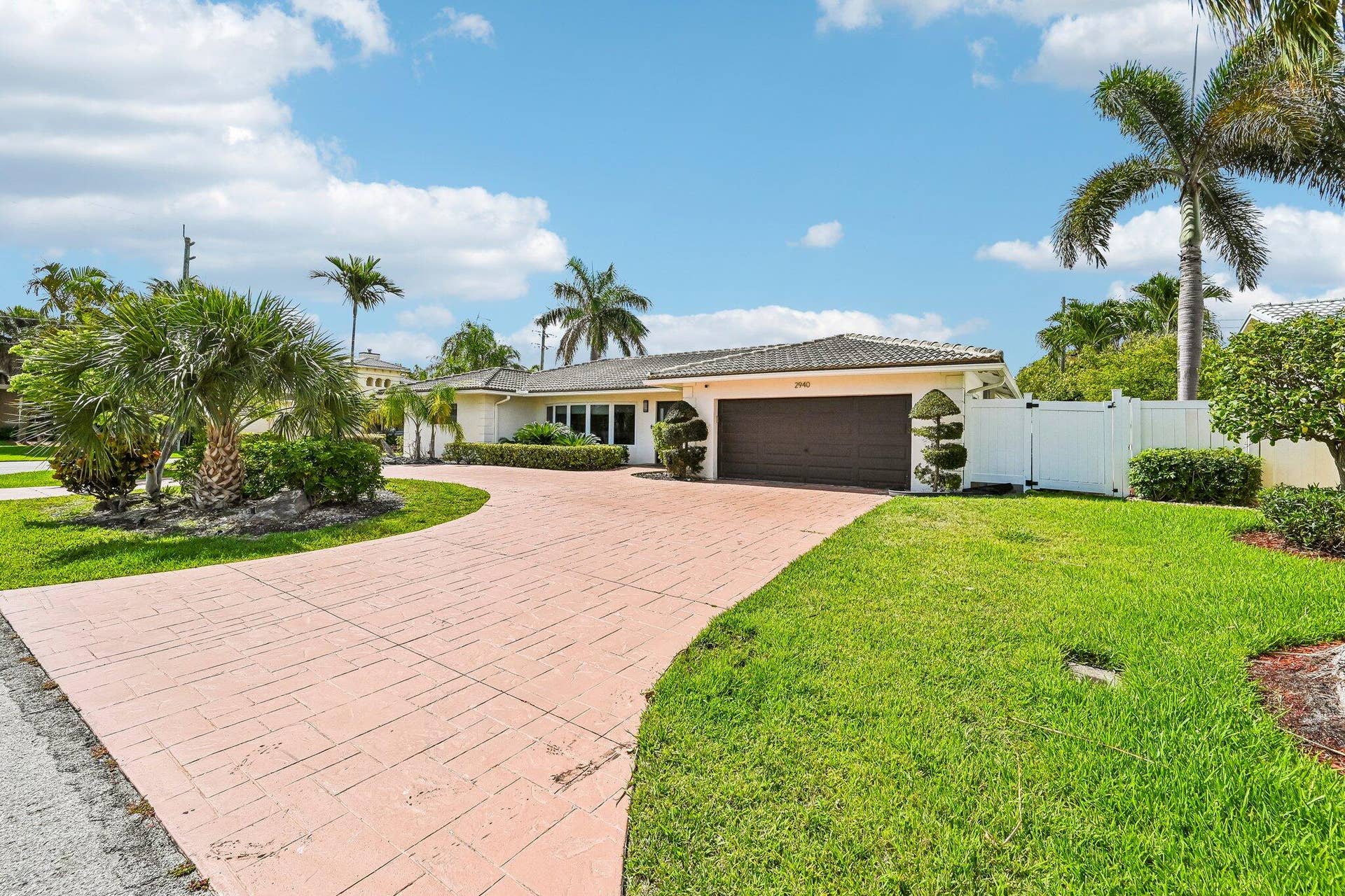 2940 NE 39th Court, Lighthouse Point, FL 33064 34-web-or-mls-NE 39th Ct-S2205-001