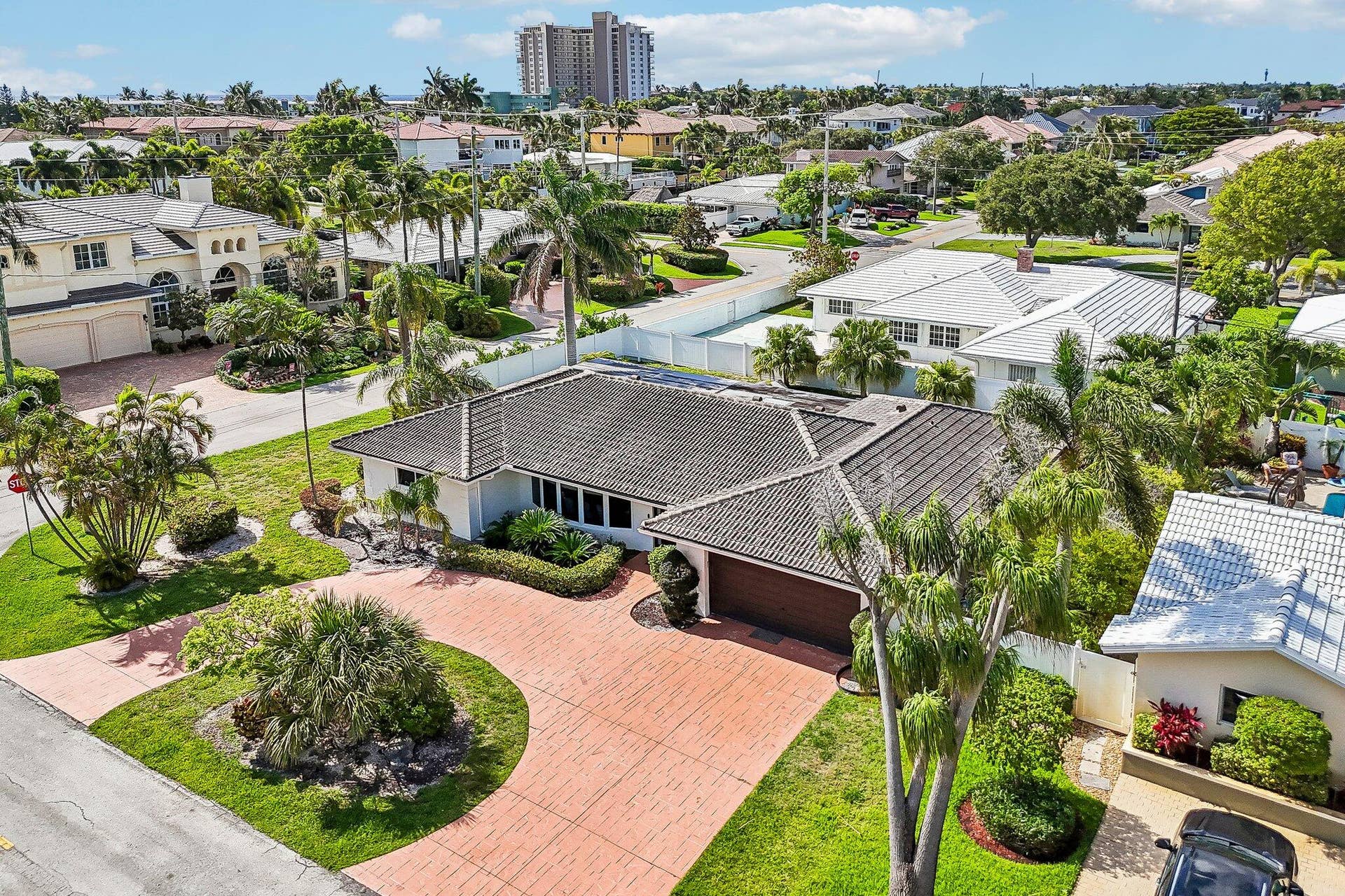 2940 NE 39th Court, Lighthouse Point, FL 33064 4-web-or-mls-NE 39th Ct-S2205-035