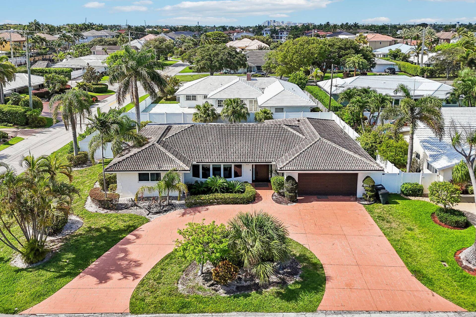 2940 NE 39th Court, Lighthouse Point, FL 33064 2-web-or-mls-NE 39th Ct-S2205-034