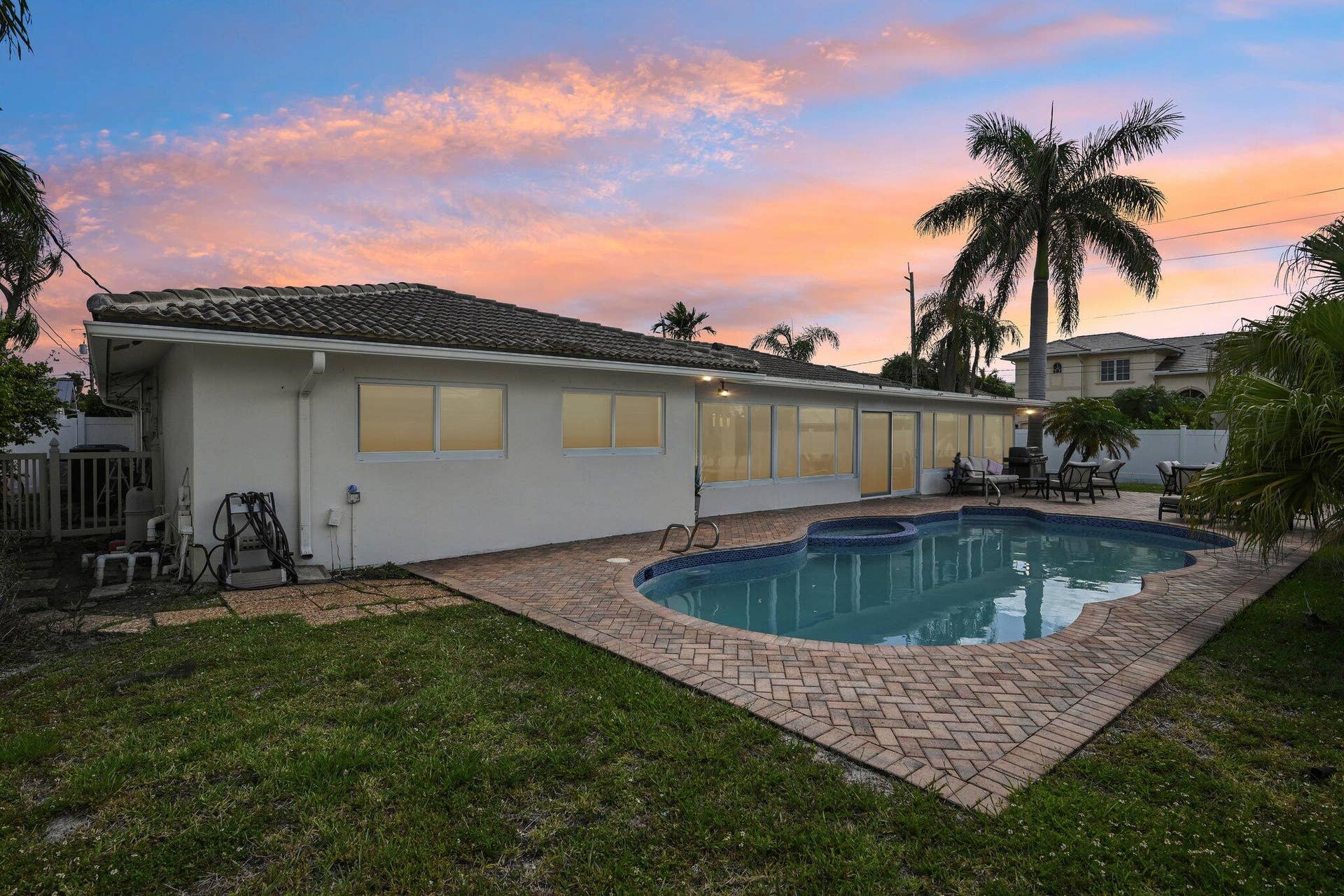 2940 NE 39th Court, Lighthouse Point, FL 33064 42-web-or-mls-VT-2205-2