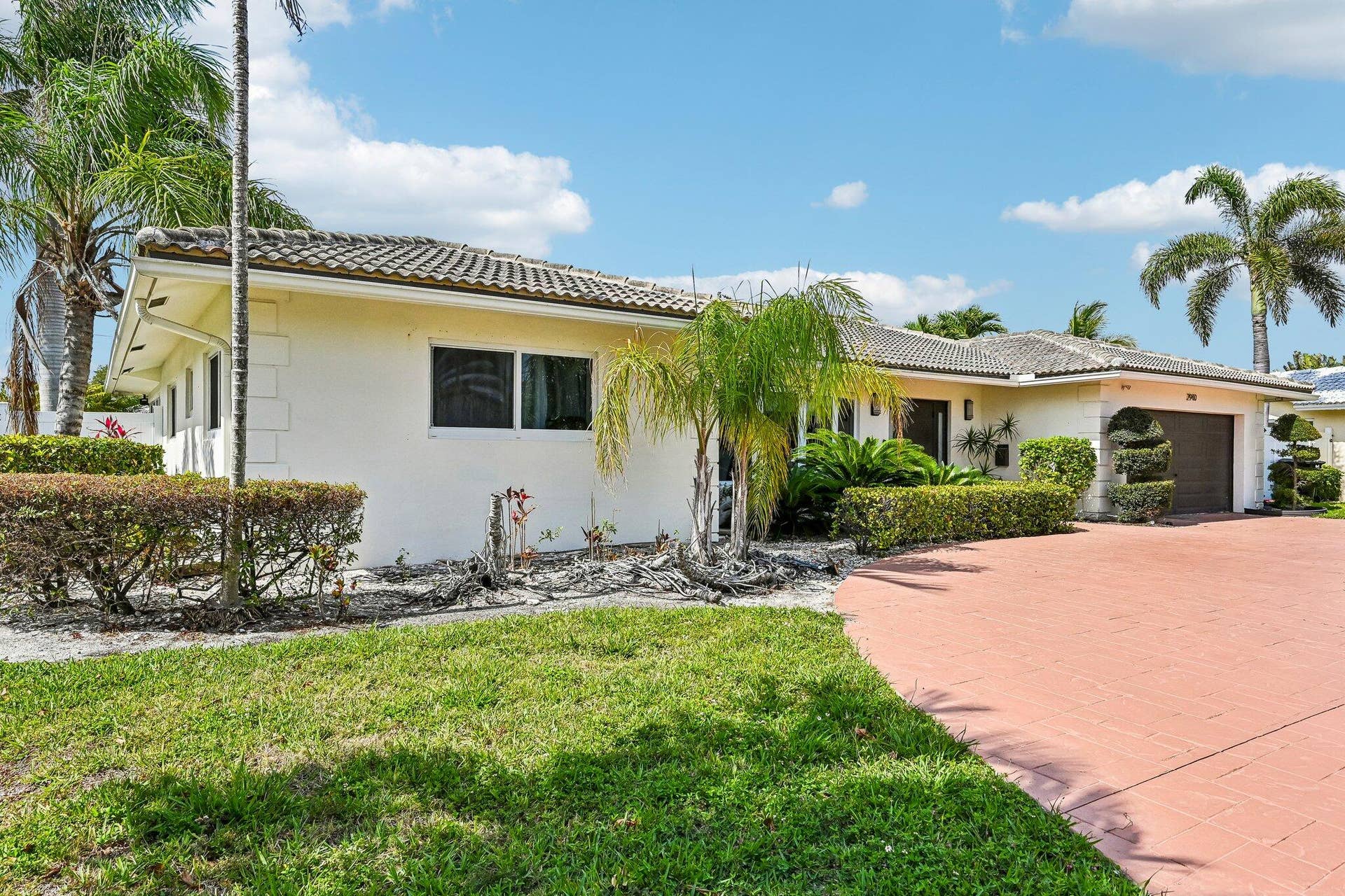 2940 NE 39th Court, Lighthouse Point, FL 33064 36-web-or-mls-NE 39th Ct-S2205-003