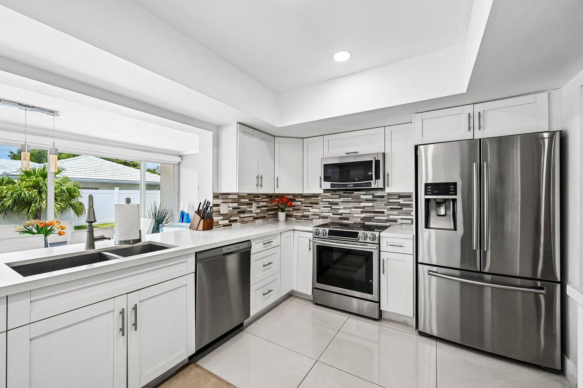 2940 NE 39th Court, Lighthouse Point, FL 33064 11-web-or-mls-NE 39th Ct-S2205-010