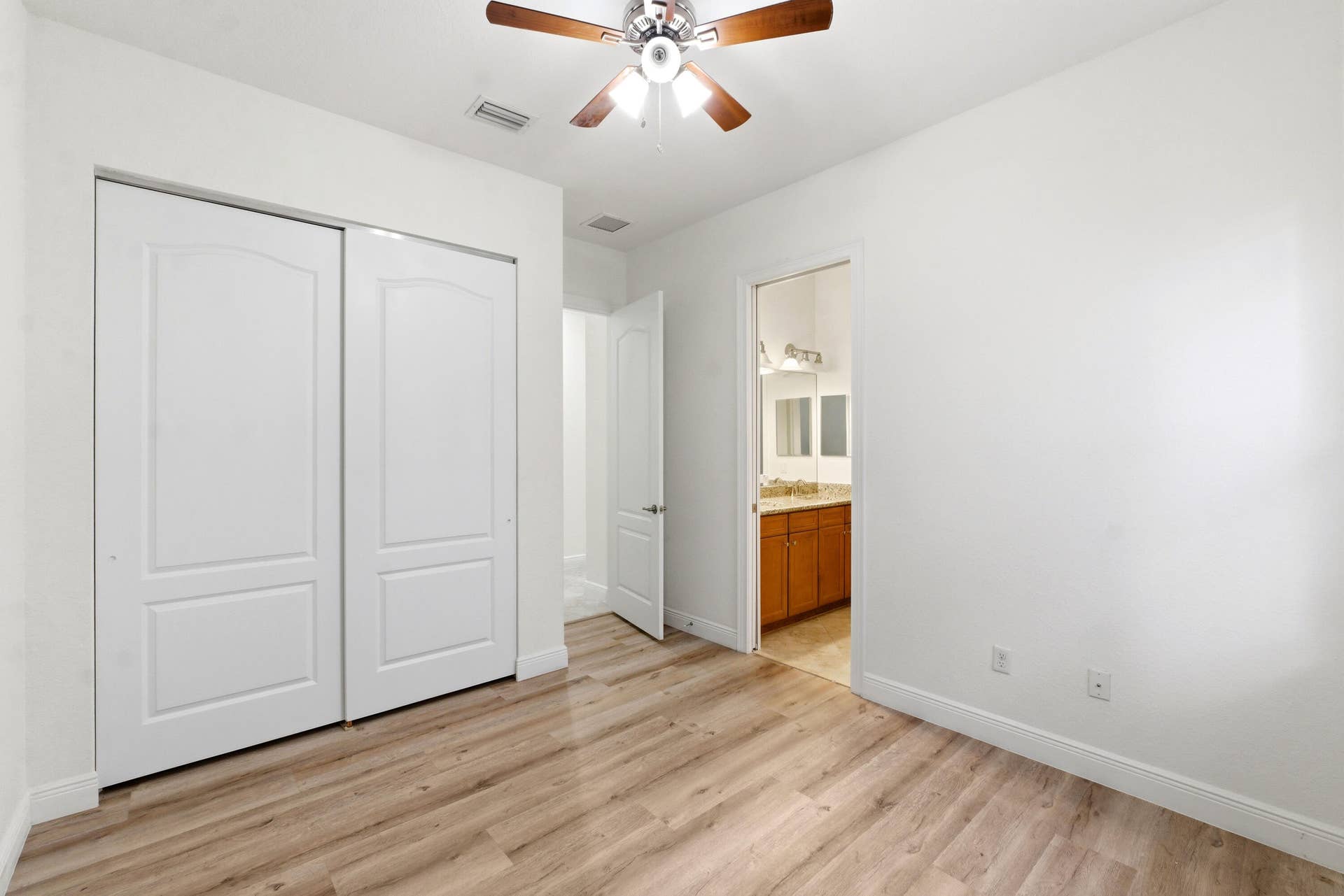 9871 Lakeview Lane, Parkland, FL 33076 Junior Bedroom with Full Bathroom.
