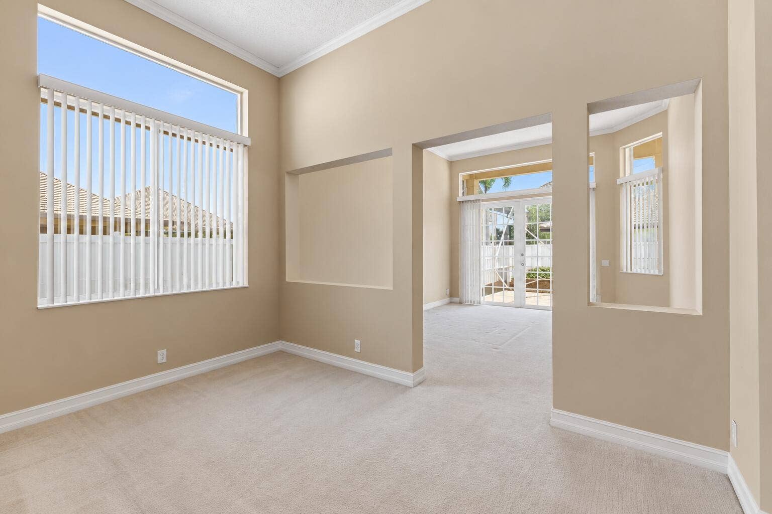 Primary from sitting - no curtains