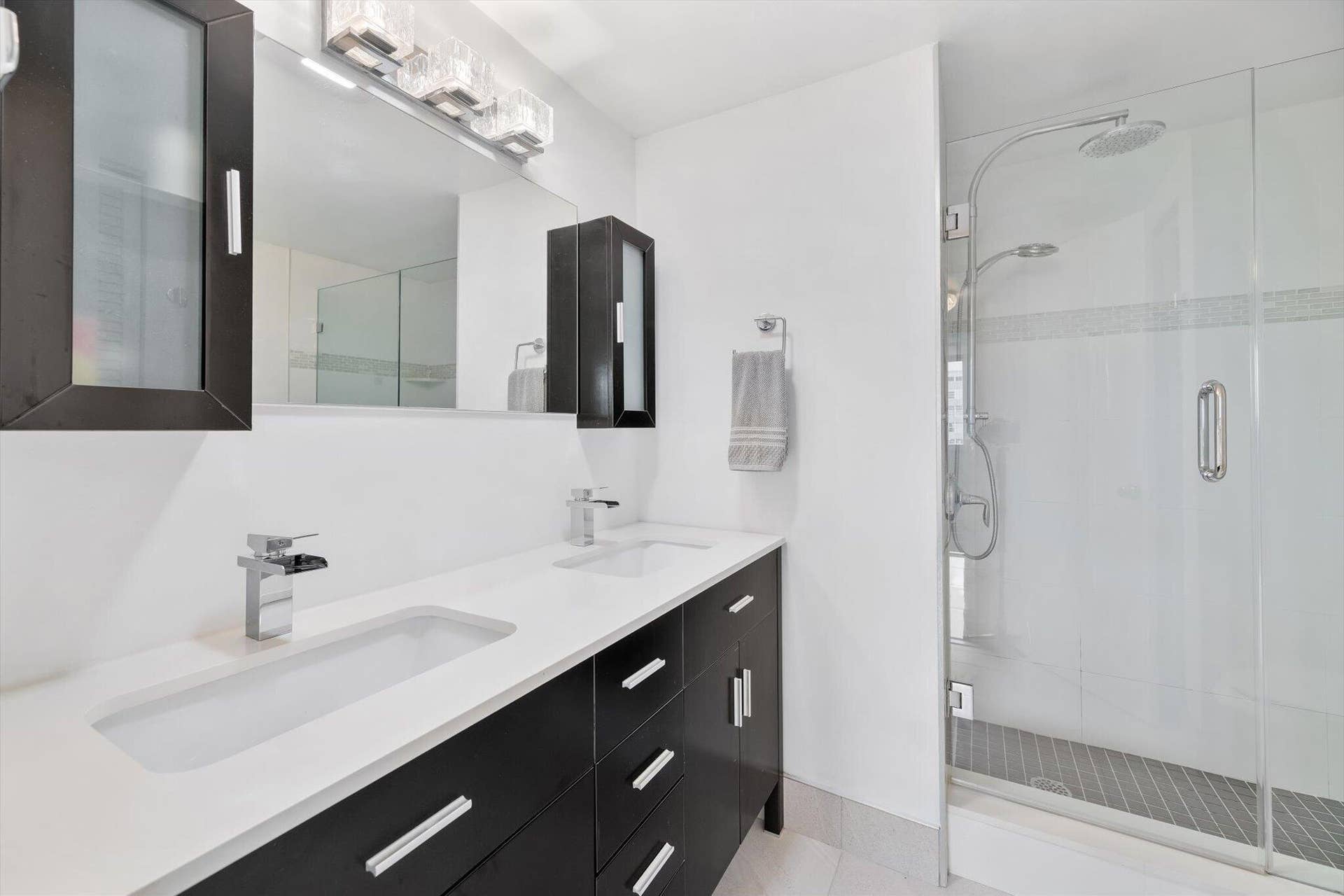 1080 94th Street, #411, Bay Harbor Islands, FL 33154 Primary ensuite bathroom