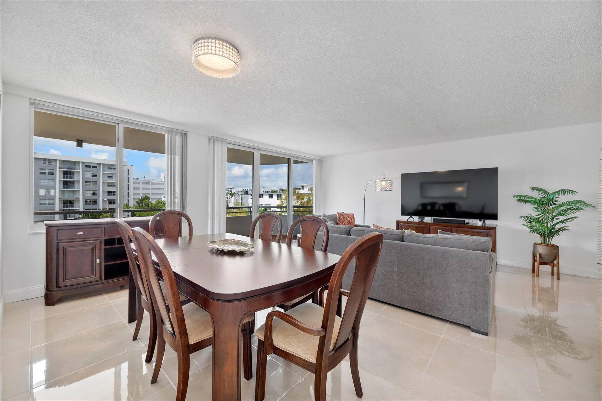 1080 94th Street, #411, Bay Harbor Islands, FL 33154 Dinning/ living