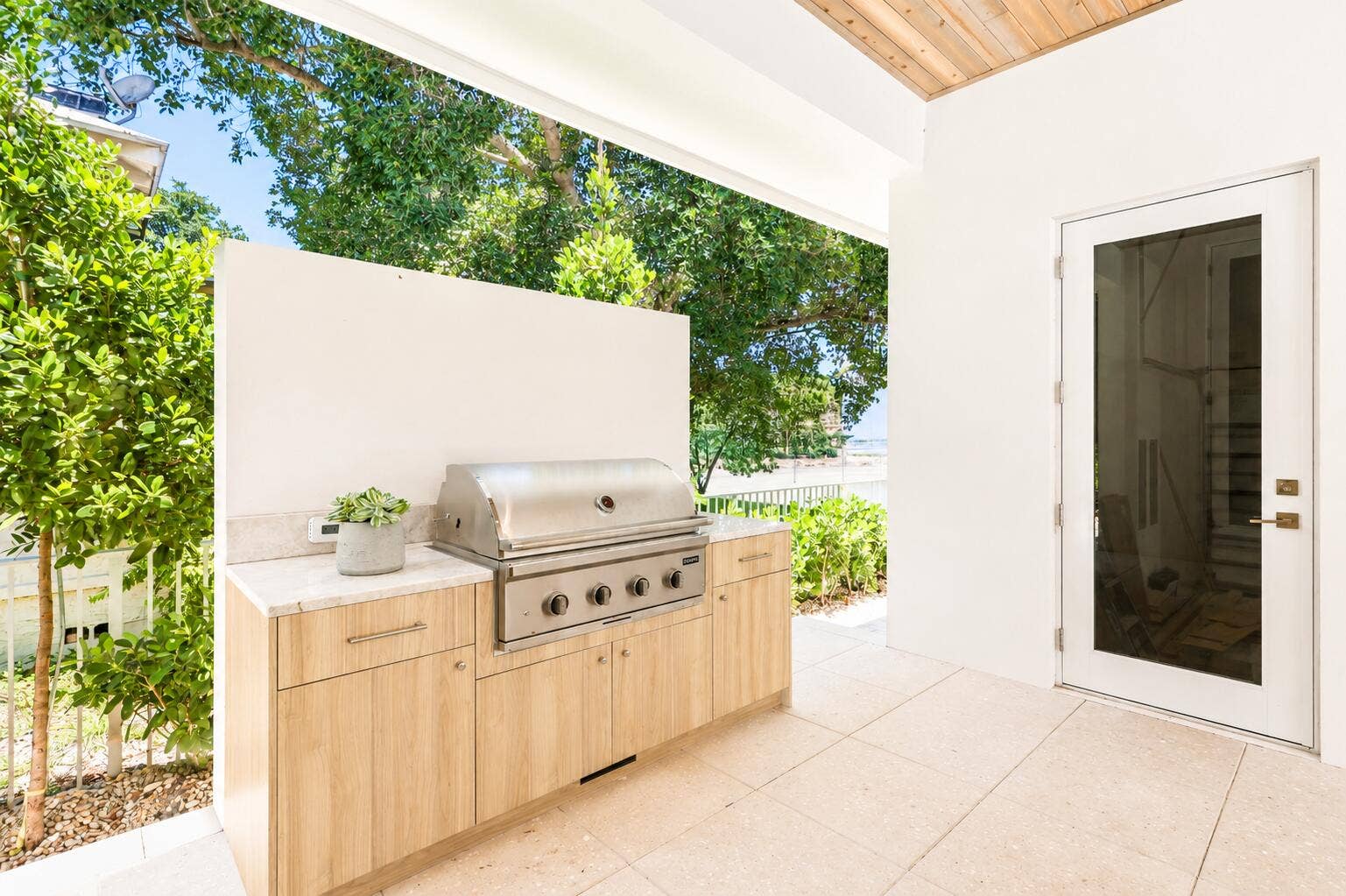 519 SE 4th Avenue, Delray Beach, FL 33483 summer kitchen