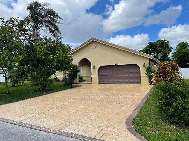 Property photo for 6401 W Sedgewyck Cir W, Davie, FL