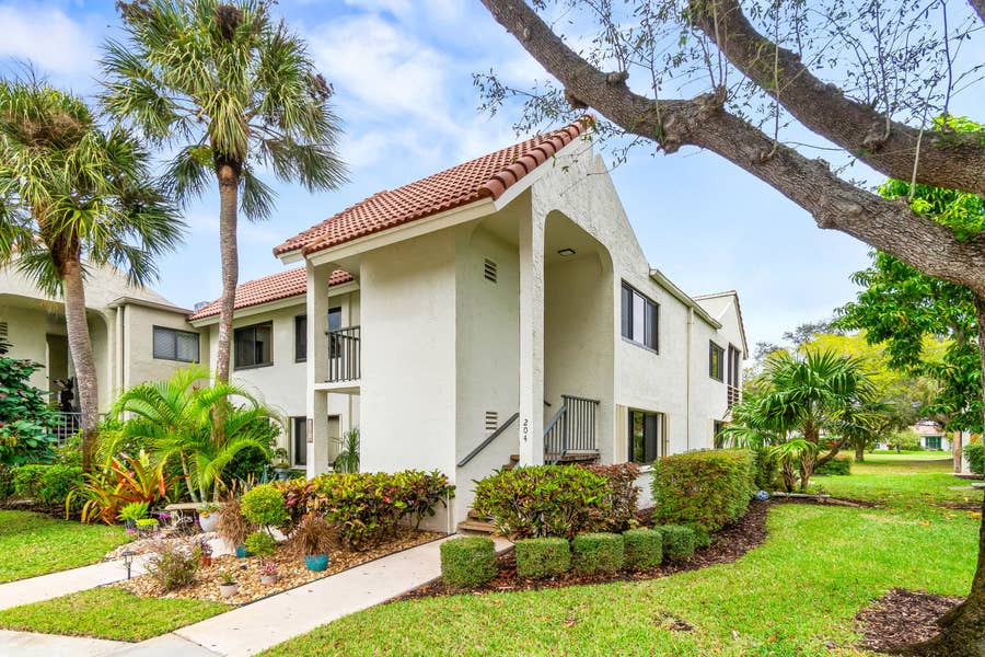 Property photo for 5687 Fairway Park Drive, Boynton Beach, FL
