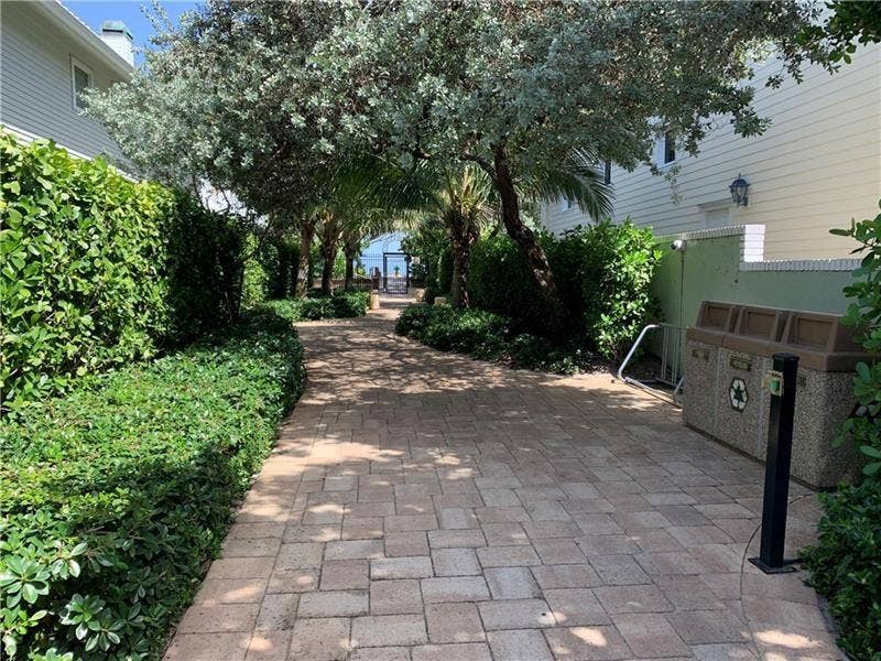3421 Dover Road, Pompano Beach, FL 33062 3421 Dover 21