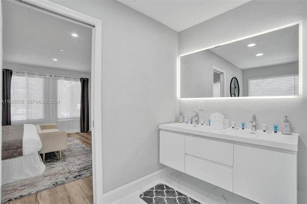 3421 Dover Road, Pompano Beach, FL 33062 3421 Dover 13