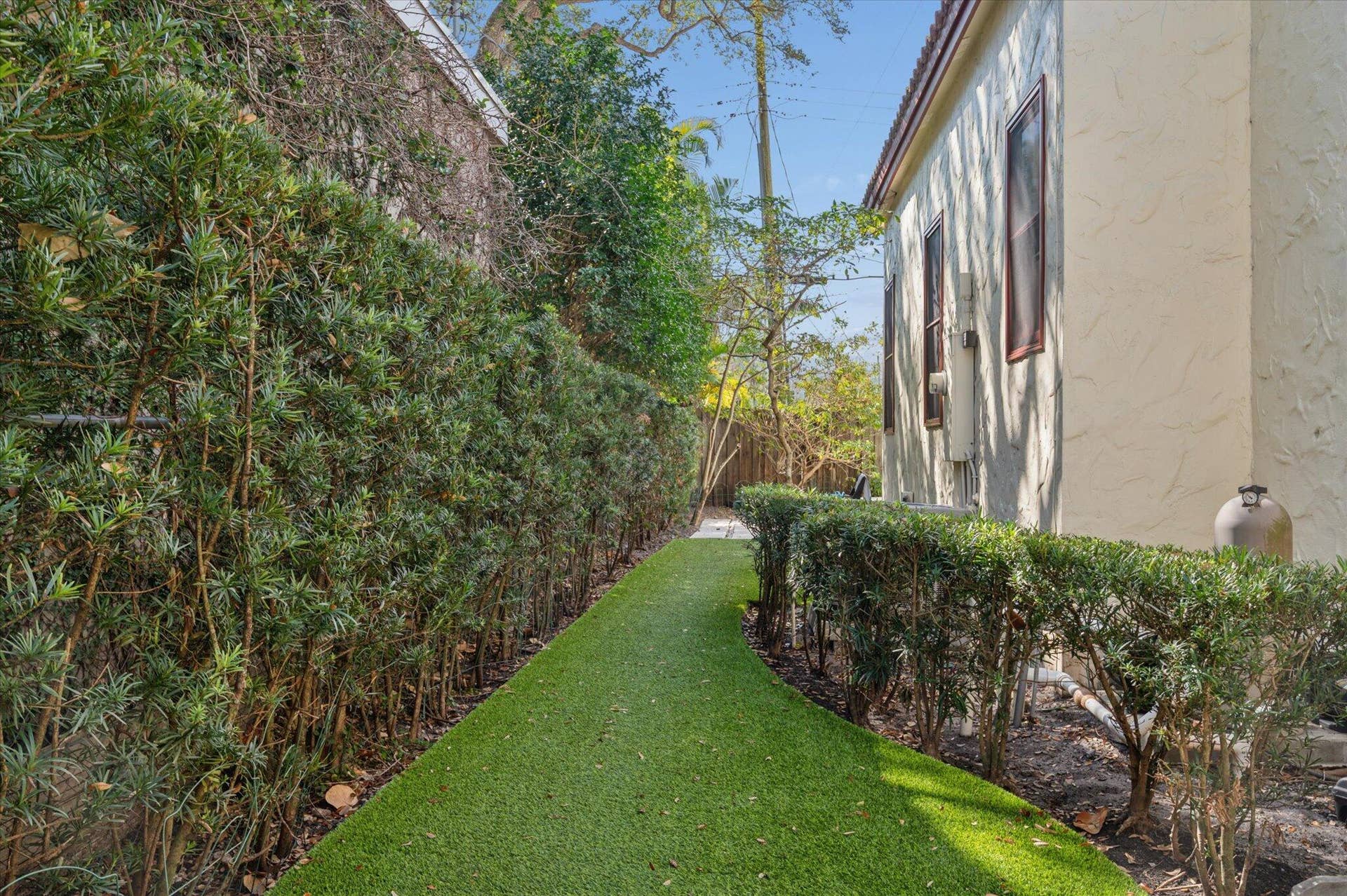 704 SE 8th Street, Fort Lauderdale, FL 33316 30-Akerstrom-704 SE 8th St-28