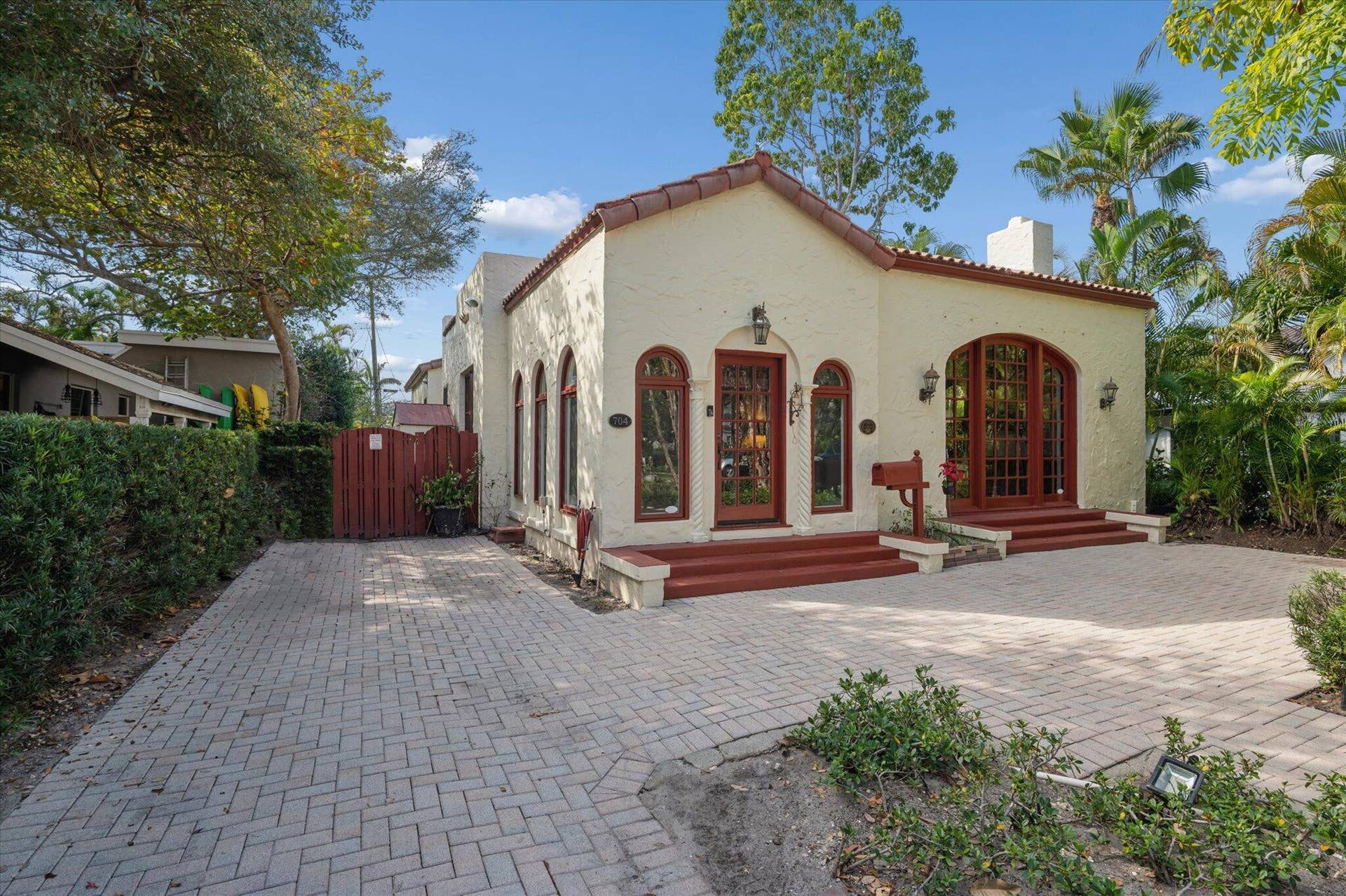 704 SE 8th Street, Fort Lauderdale, FL 33316 01-Akerstrom-704 SE 8th St-1