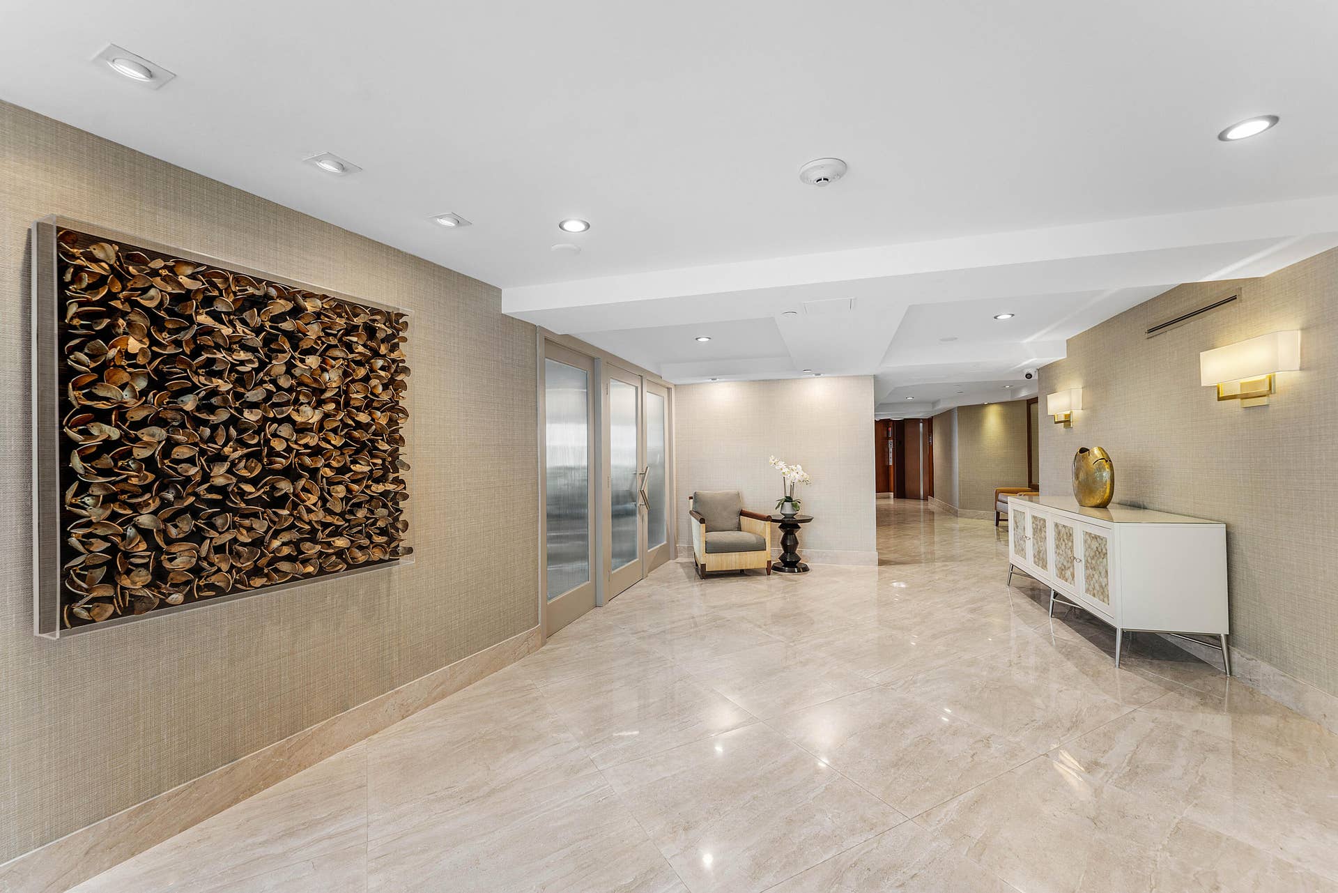 3120 S Ocean Boulevard, #3-202, Palm Beach, FL 33480 lobby