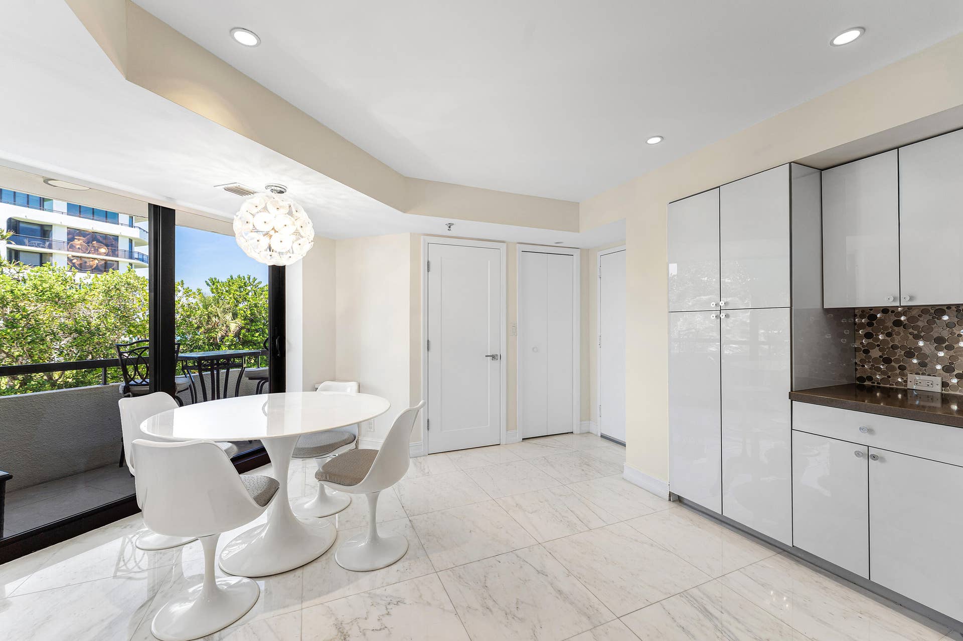 3120 S Ocean Boulevard, #3-202, Palm Beach, FL 33480 kitchen