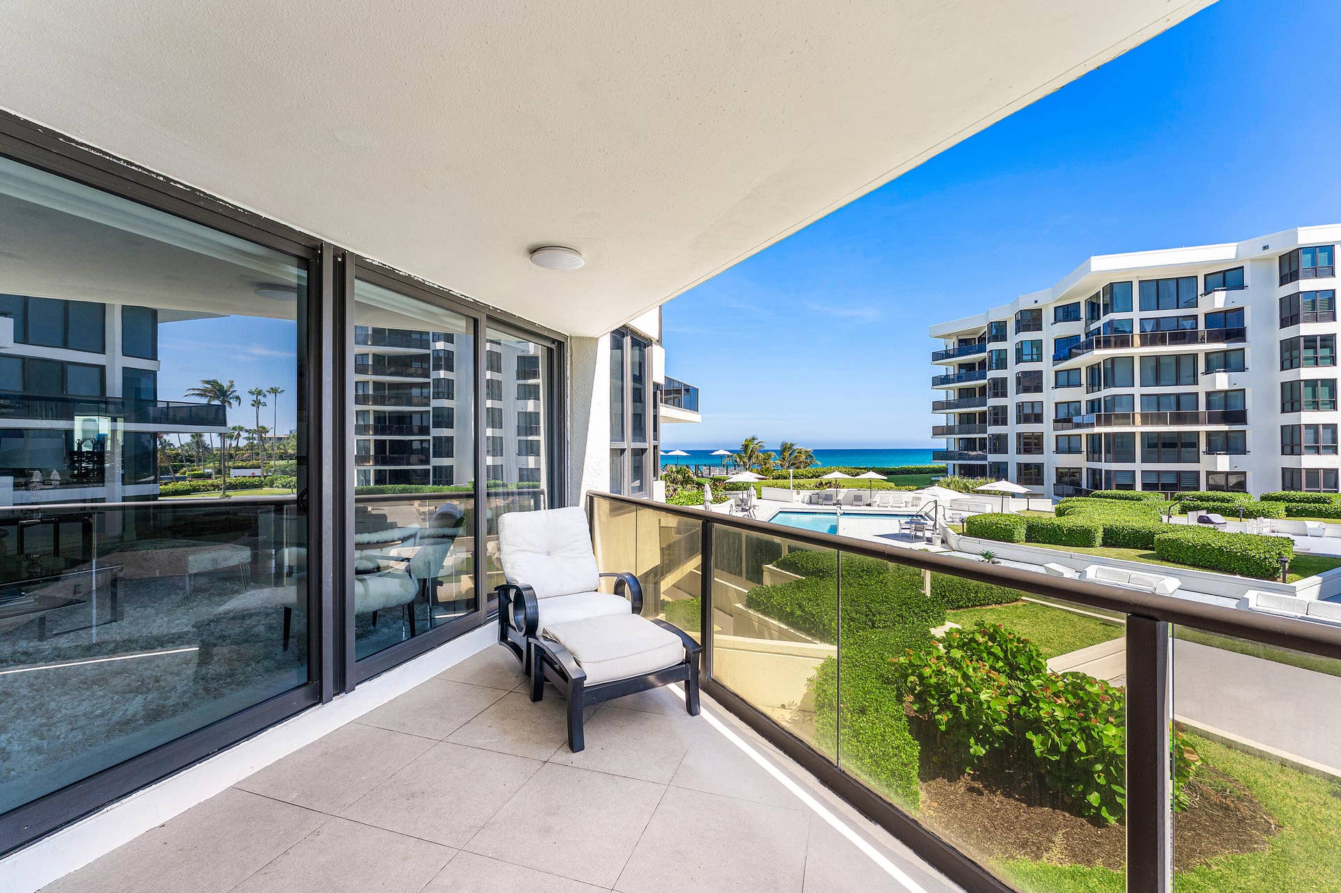 3120 S Ocean Boulevard, #3-202, Palm Beach, FL 33480 terrace