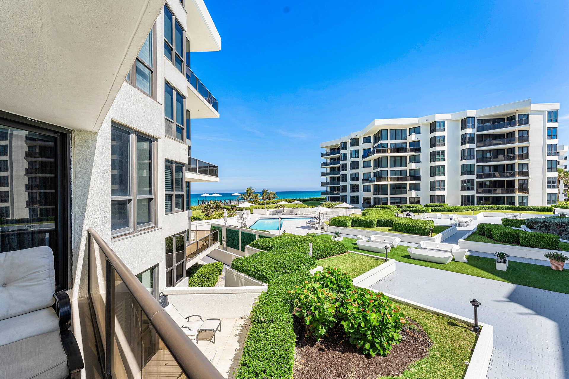 3120 S Ocean Boulevard, #3-202, Palm Beach, FL 33480 terrace