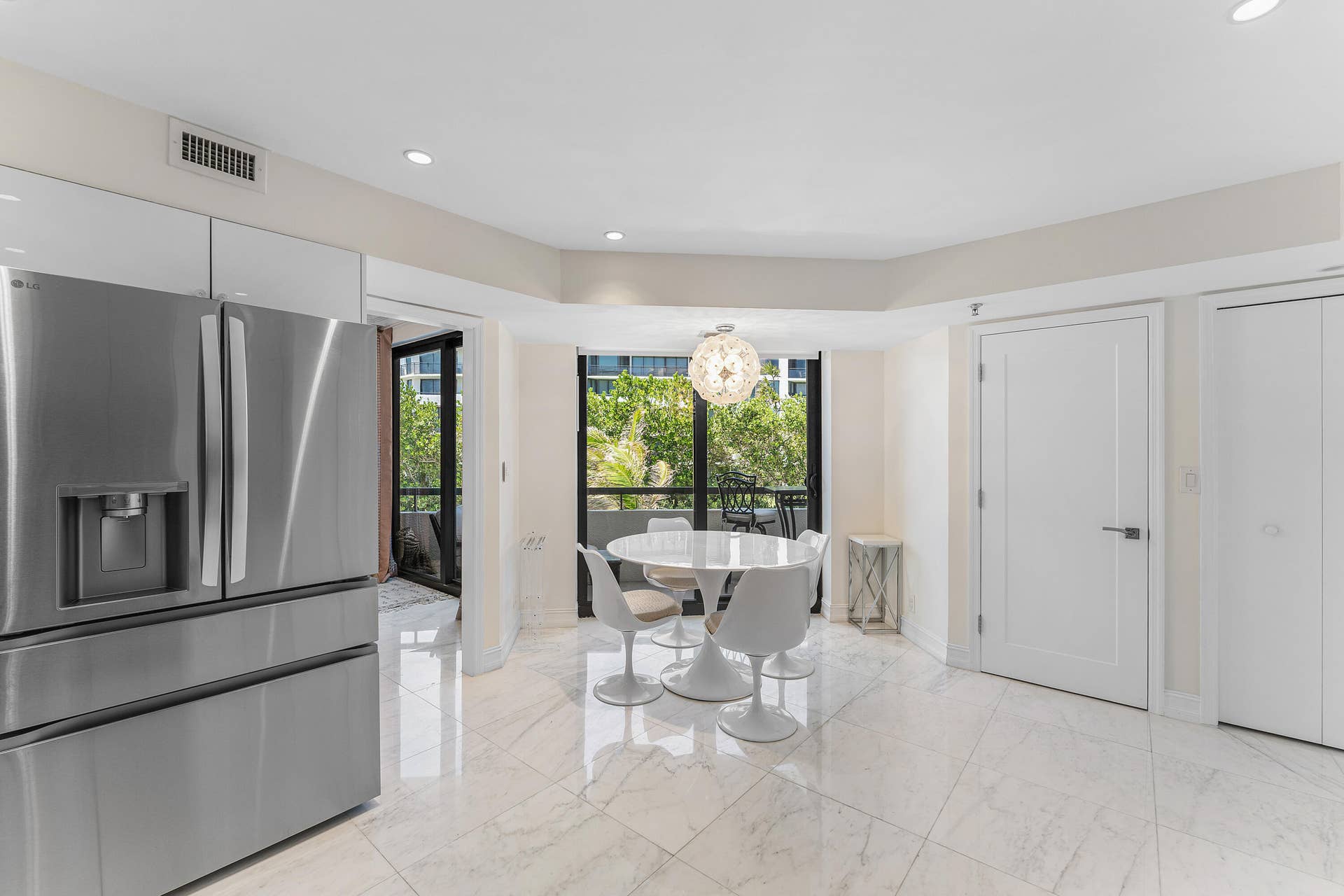 3120 S Ocean Boulevard, #3-202, Palm Beach, FL 33480 kitchen
