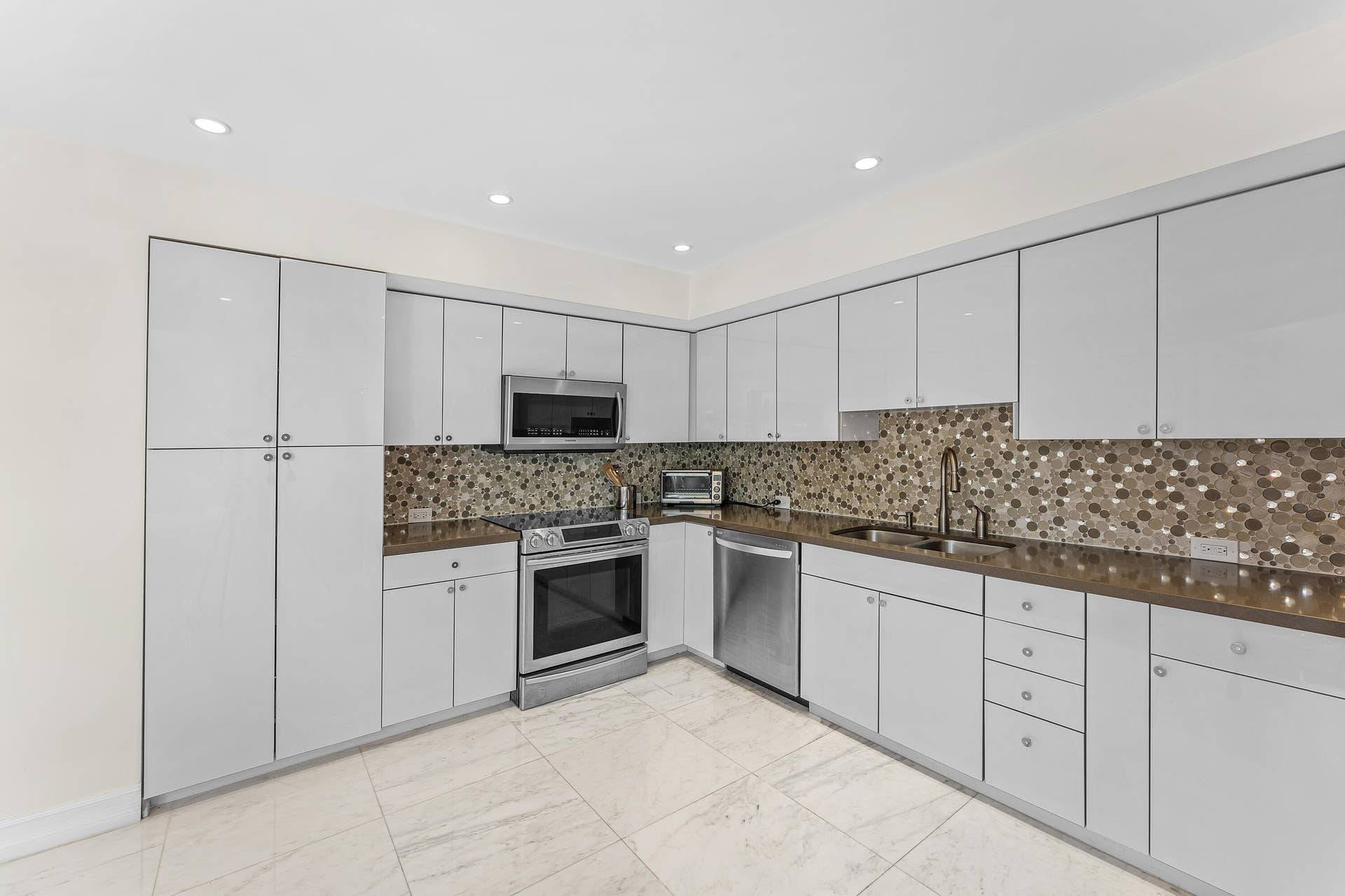 3120 S Ocean Boulevard, #3-202, Palm Beach, FL 33480 kitchen
