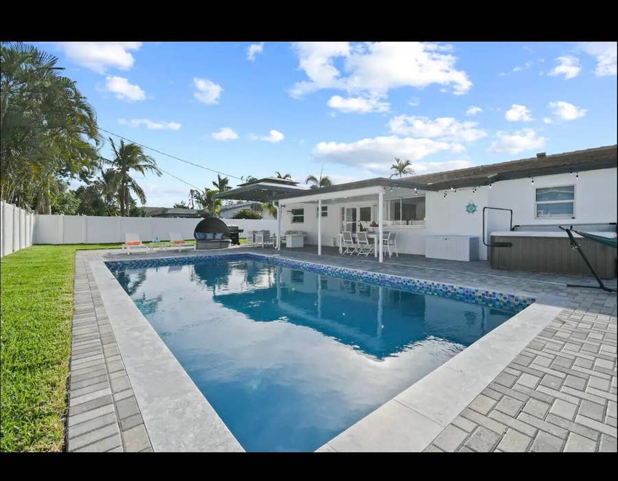 Property photo for 5040 NE 22nd Avenue, Lighthouse Point, FL