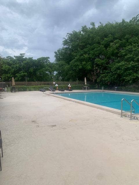 2820 Tennis Club Drive, #506, West Palm Beach, FL 33417 pool