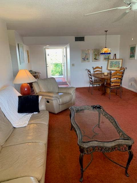 2820 Tennis Club Drive, #506, West Palm Beach, FL 33417 LIVING ROOM
