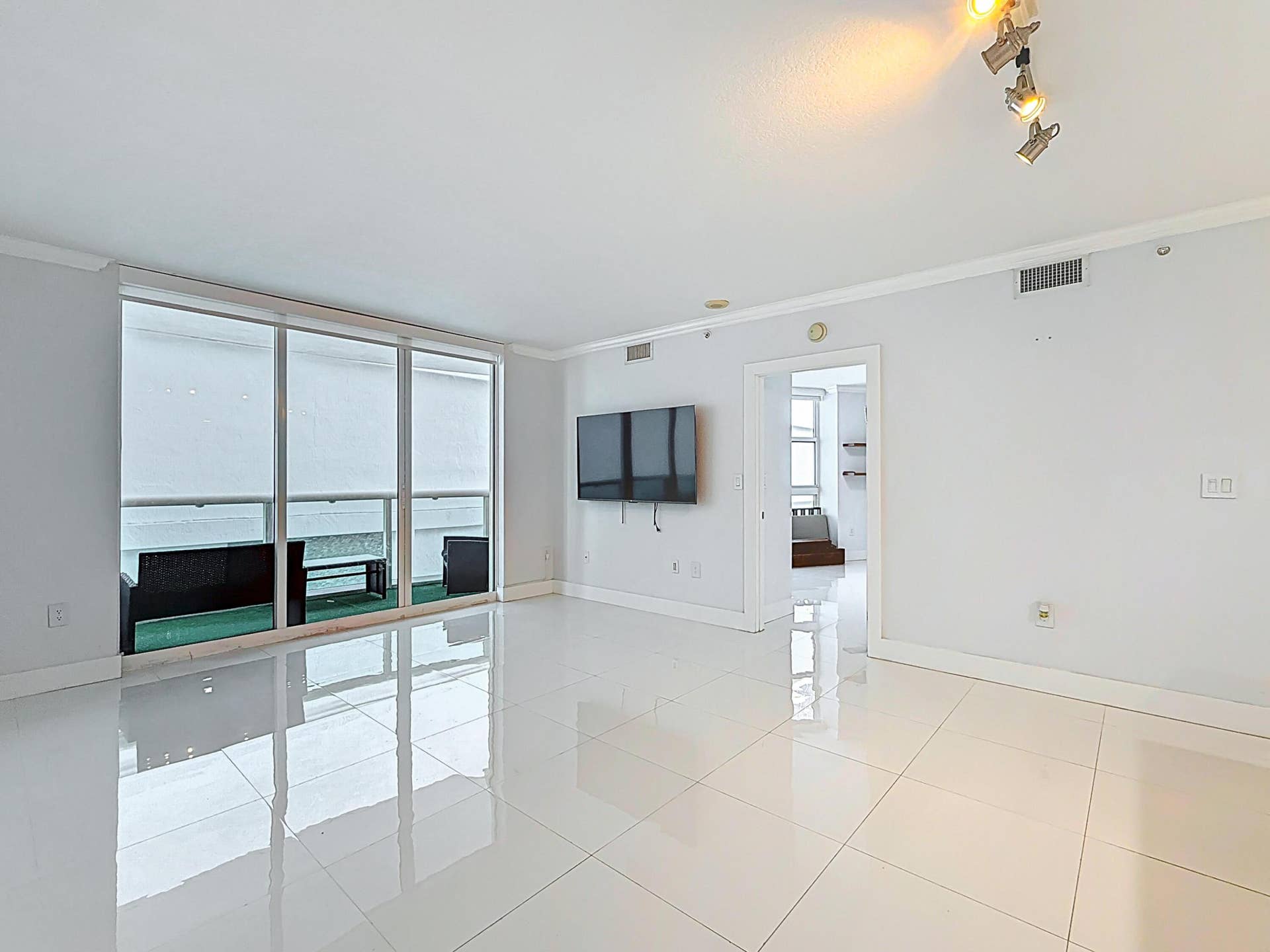 347 N New River Drive E #706-31