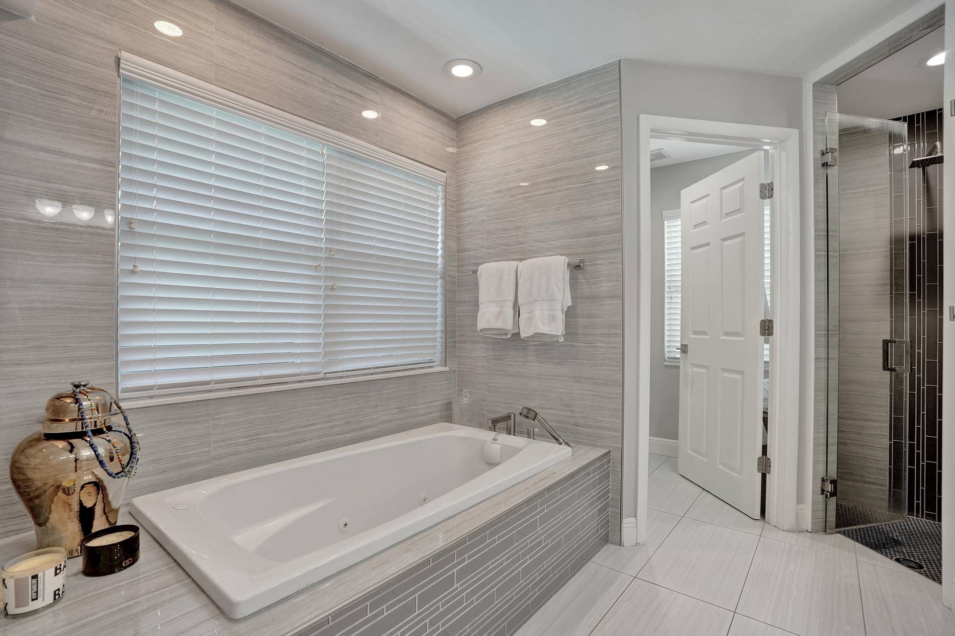 1916 NE 24th Street, Wilton Manors, FL 33305 DSC09810